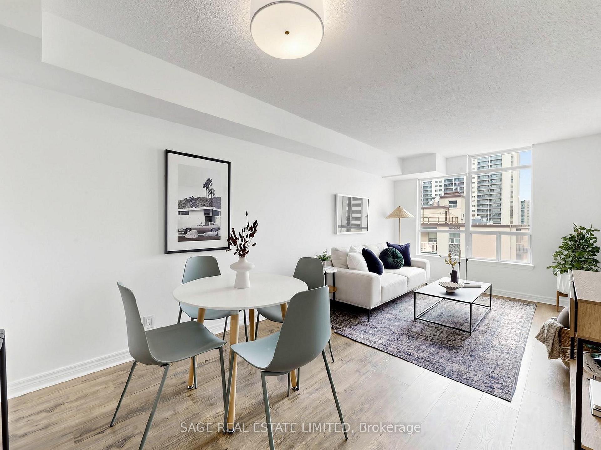 225 Wellesley Street E #811