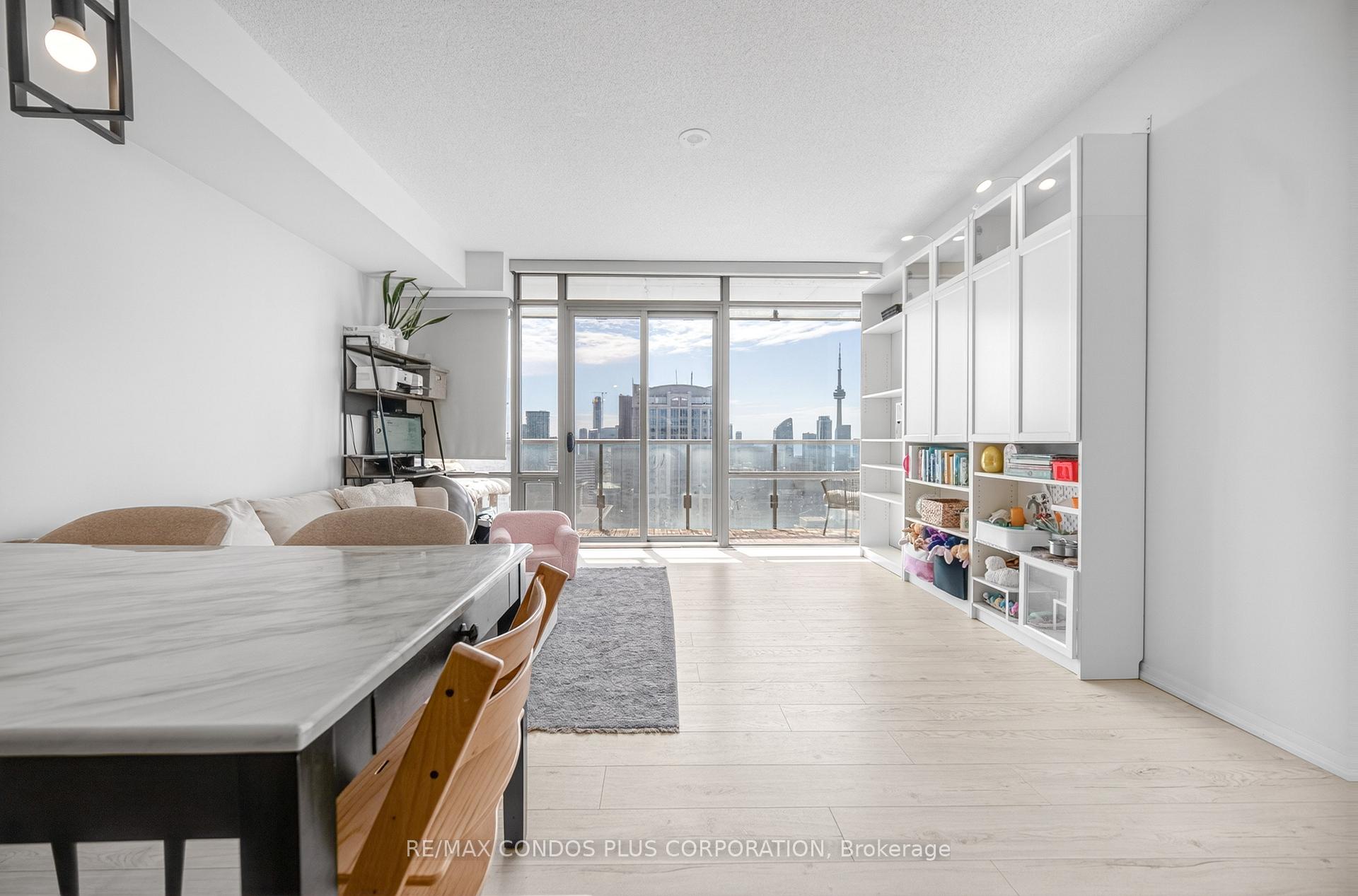 38 Grenville Street  #4404