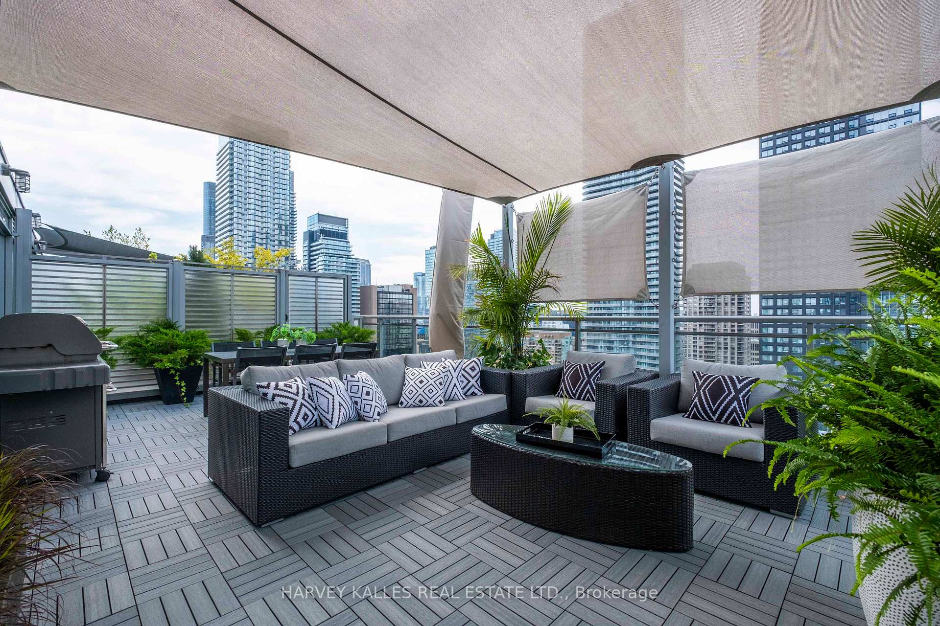 22 Wellesley Street E PH2