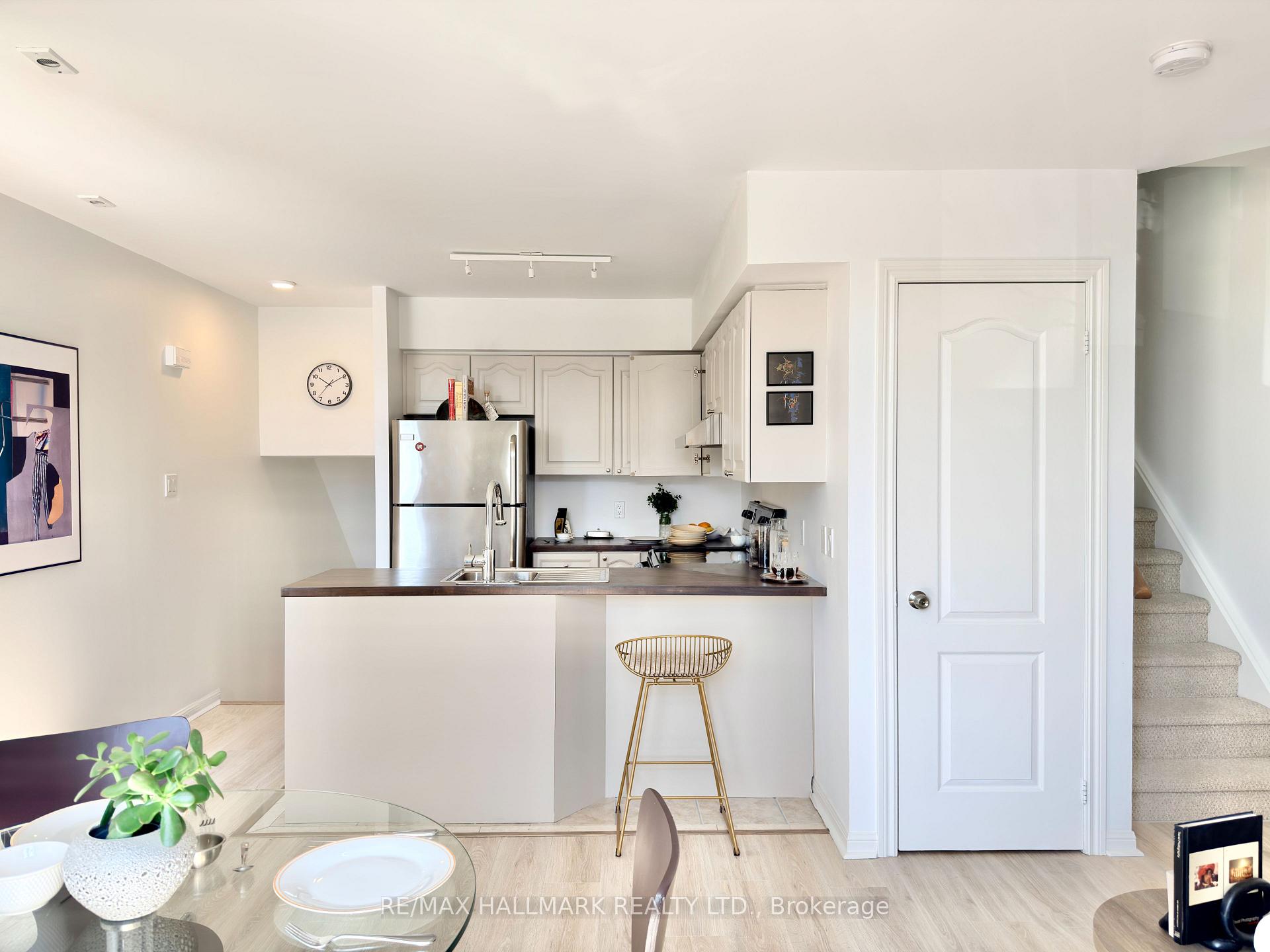 27 Sudbury Street  #2705