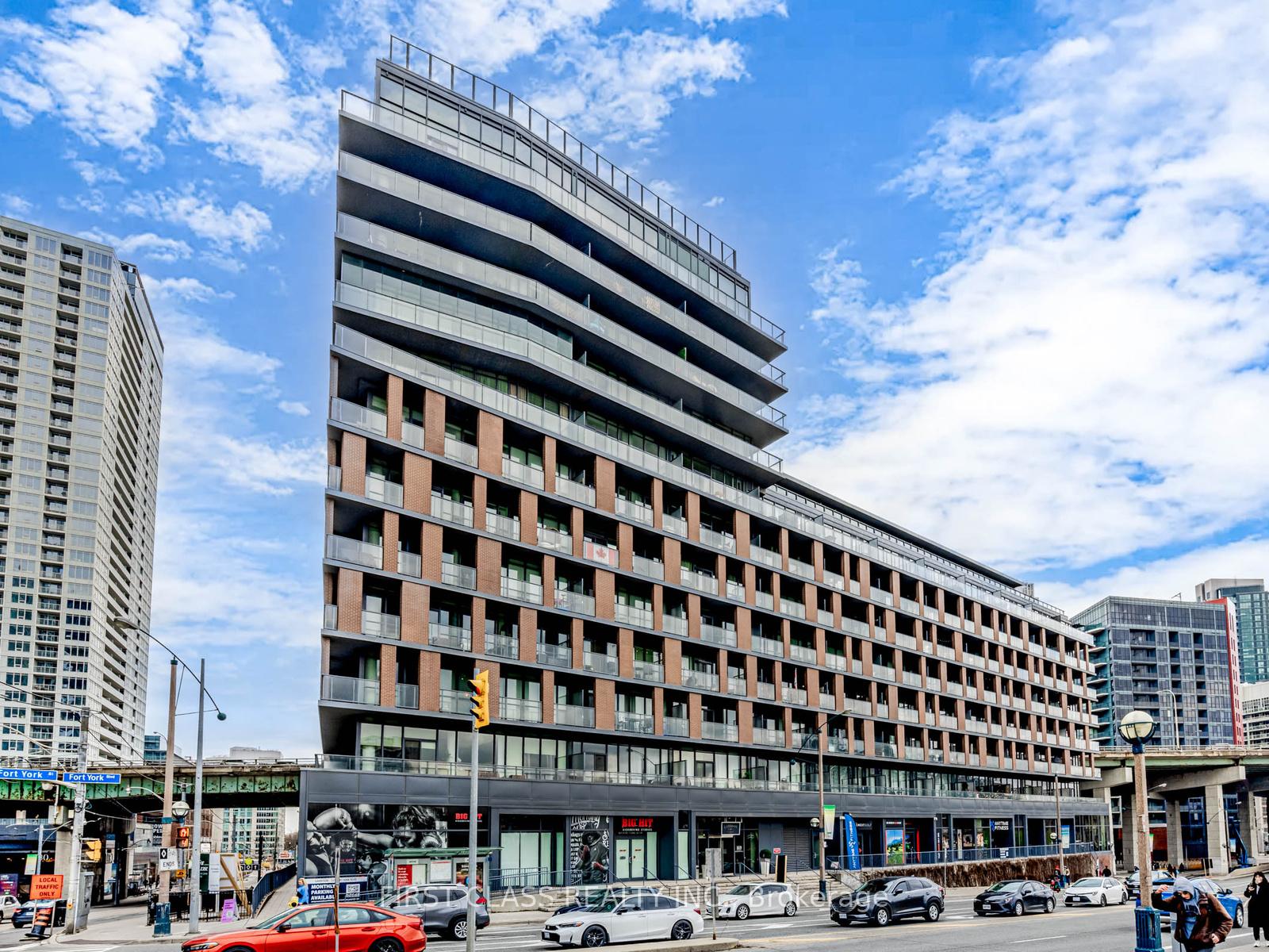 169 Fort York Boulevard  #216