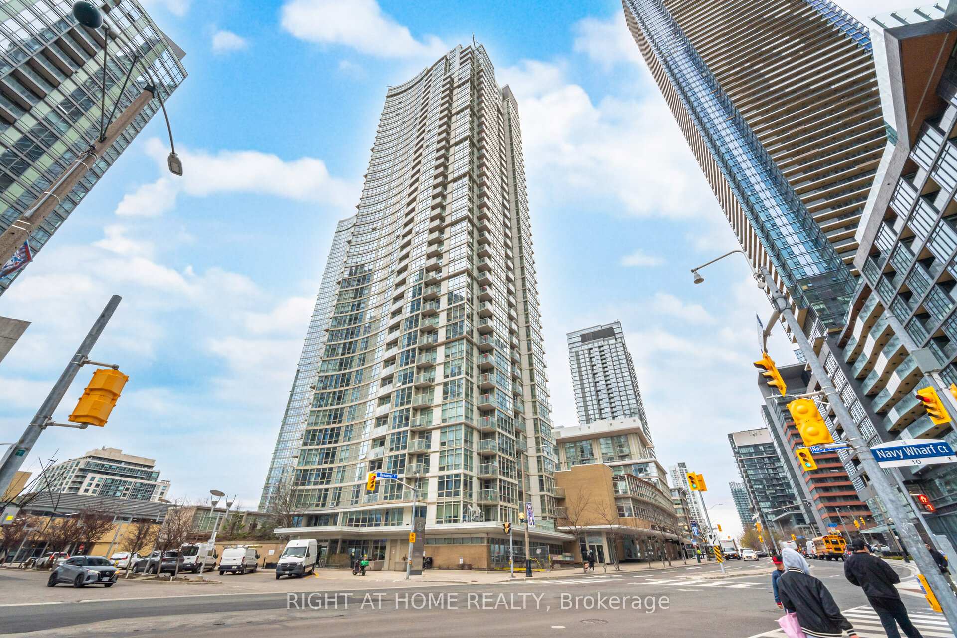 10 Navy Warf Court  #2107