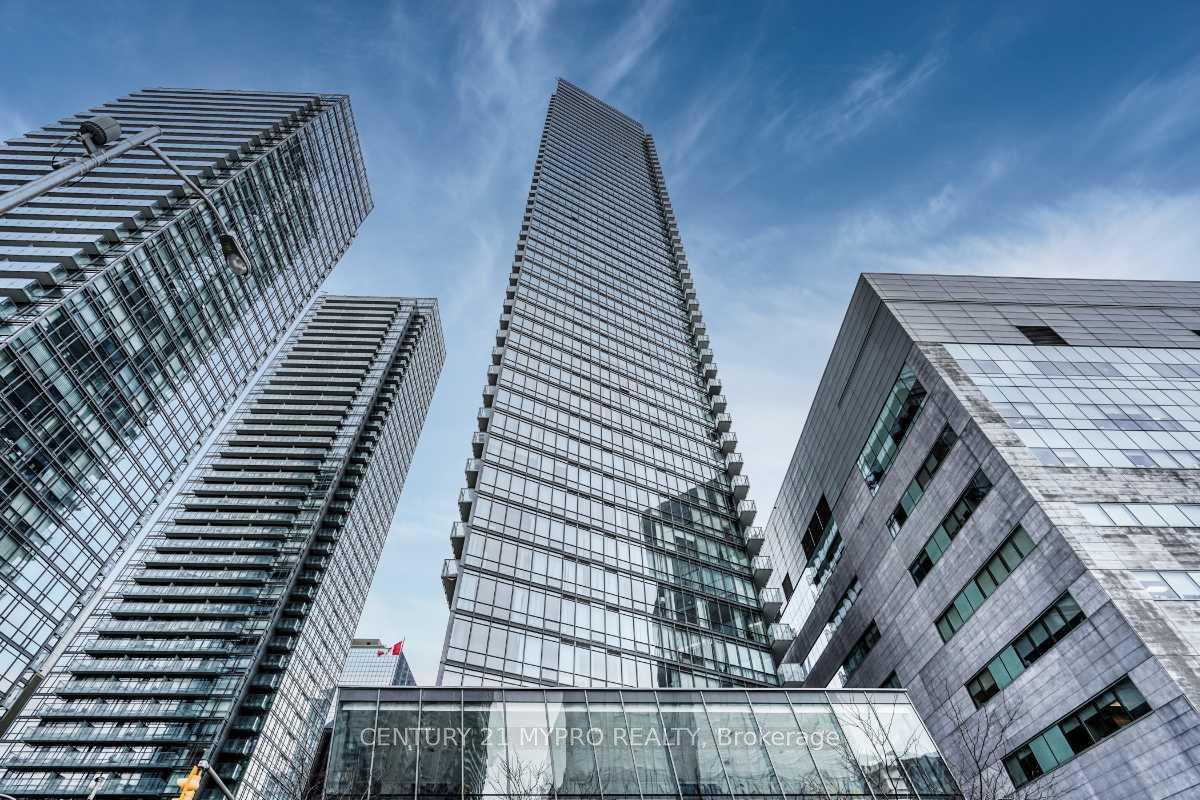 832 Bay Street  #2810