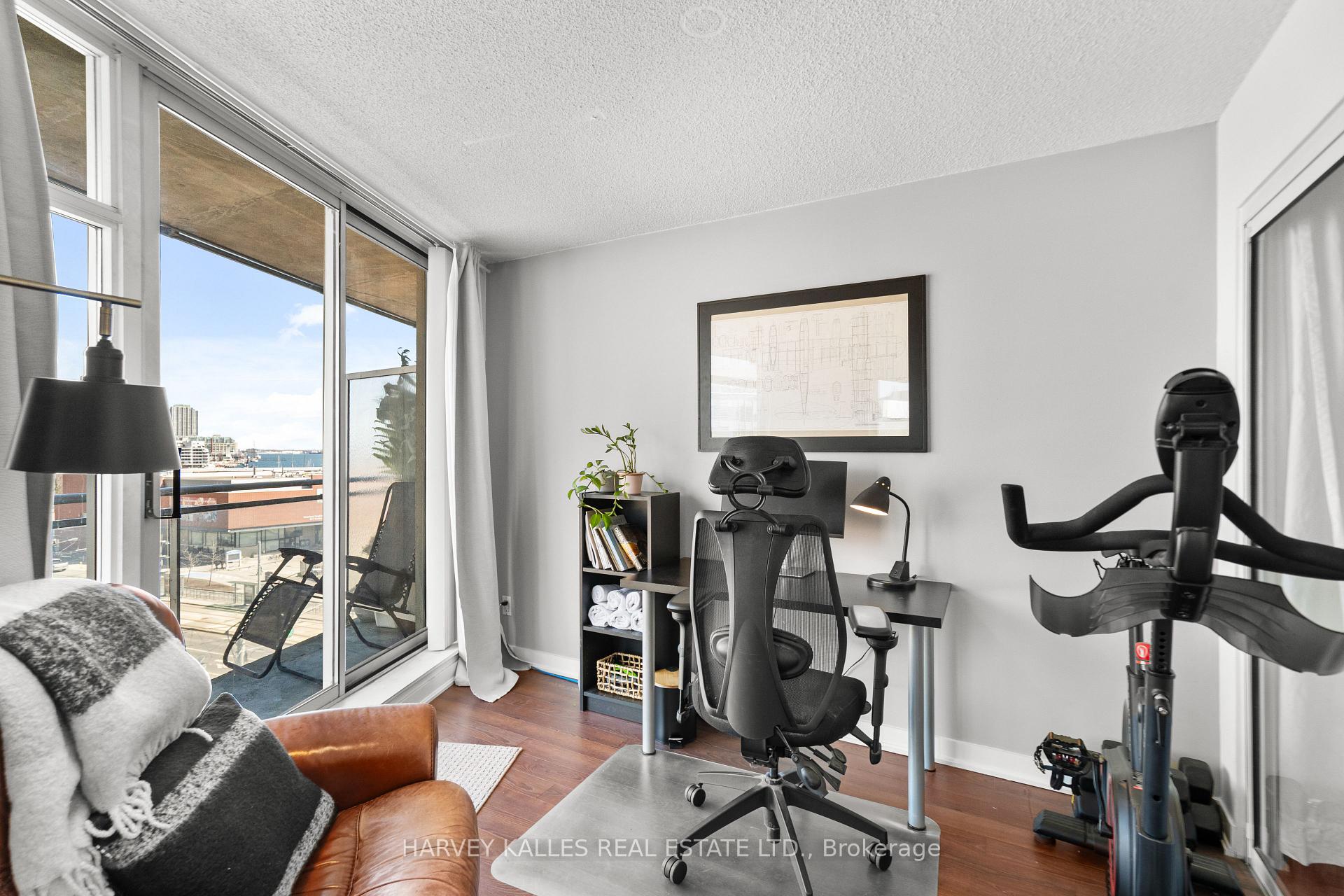 650 Queens Quay N/A W #803