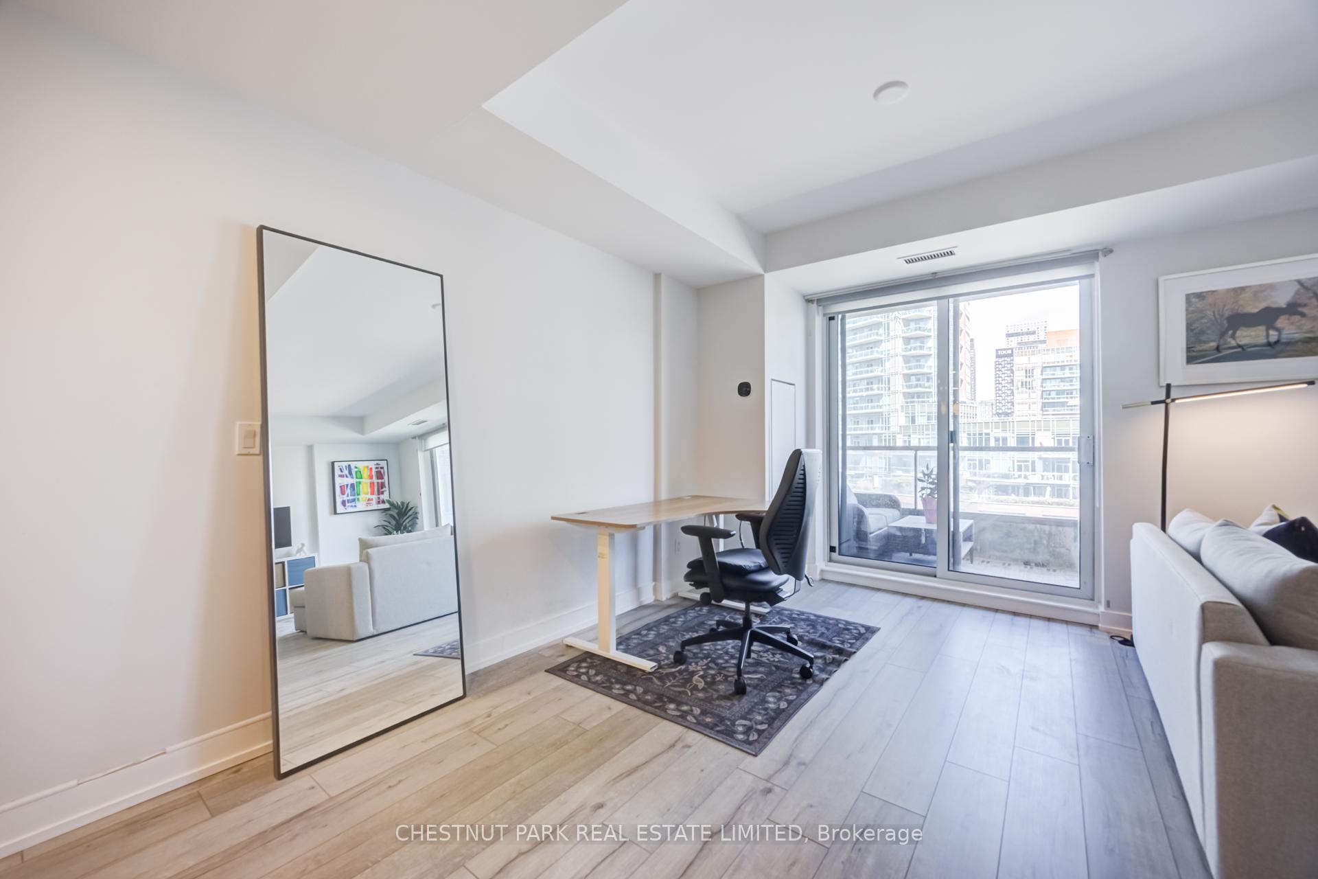 168 King Street E #914