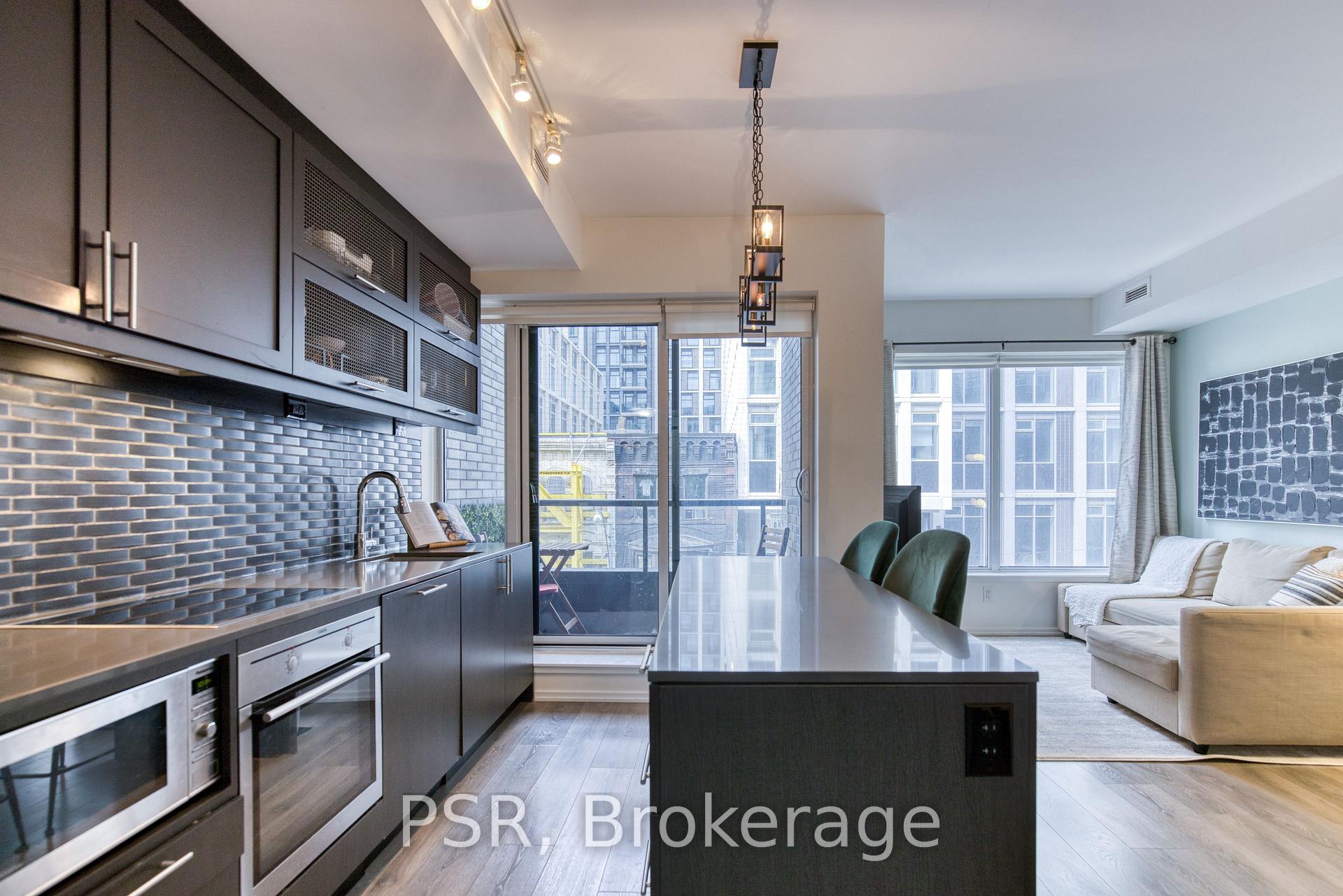 783 Bathurst Street  #321