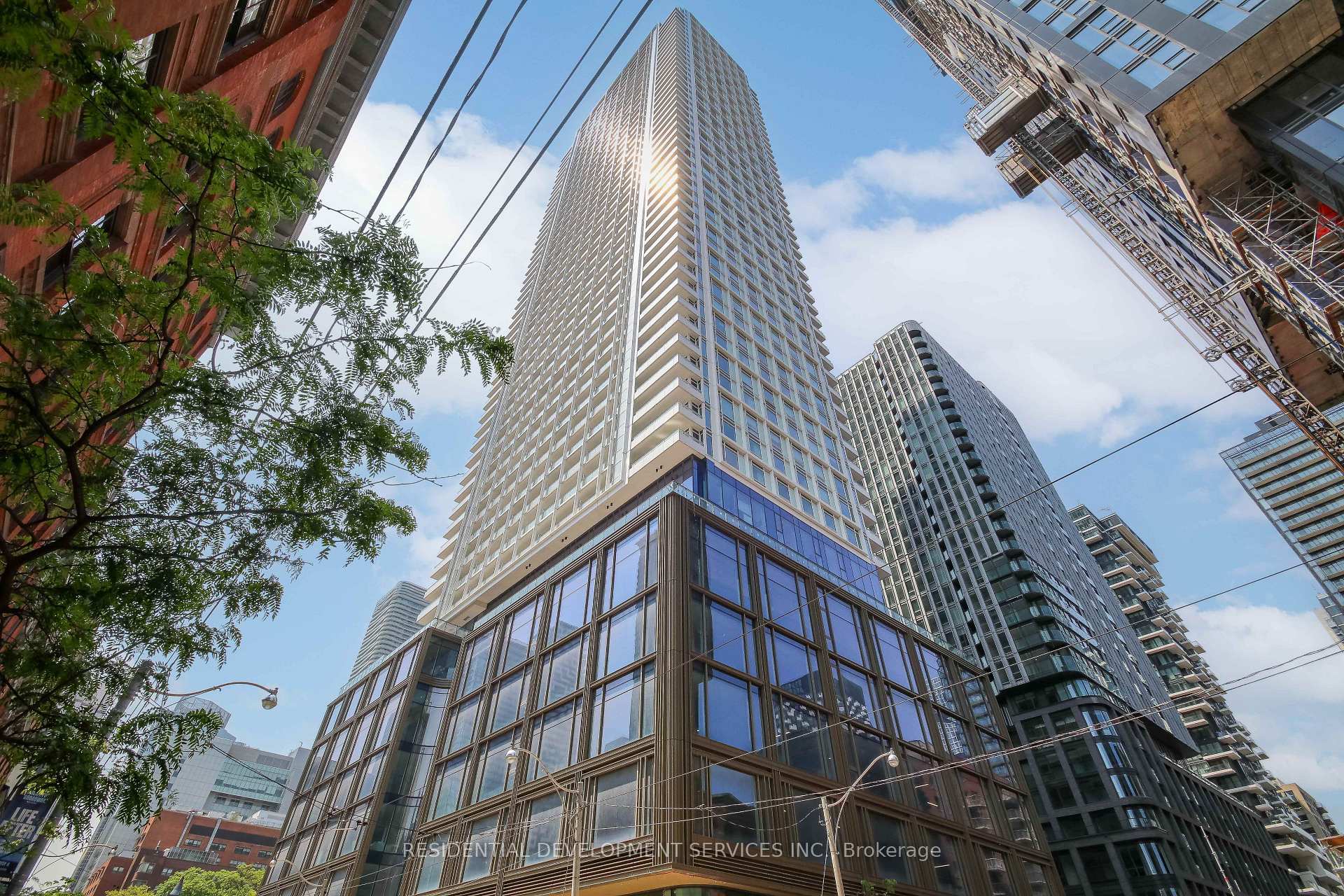 88 Queen Street  #901