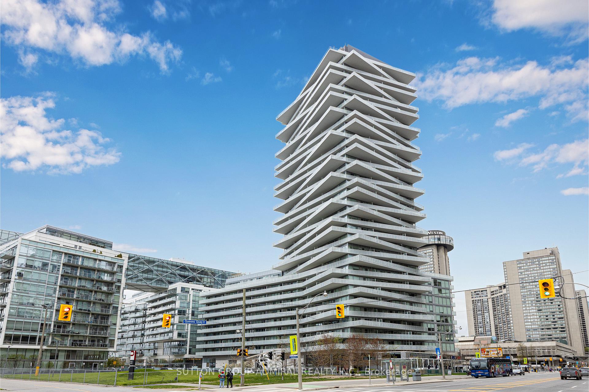 15 Queens Quay E #208