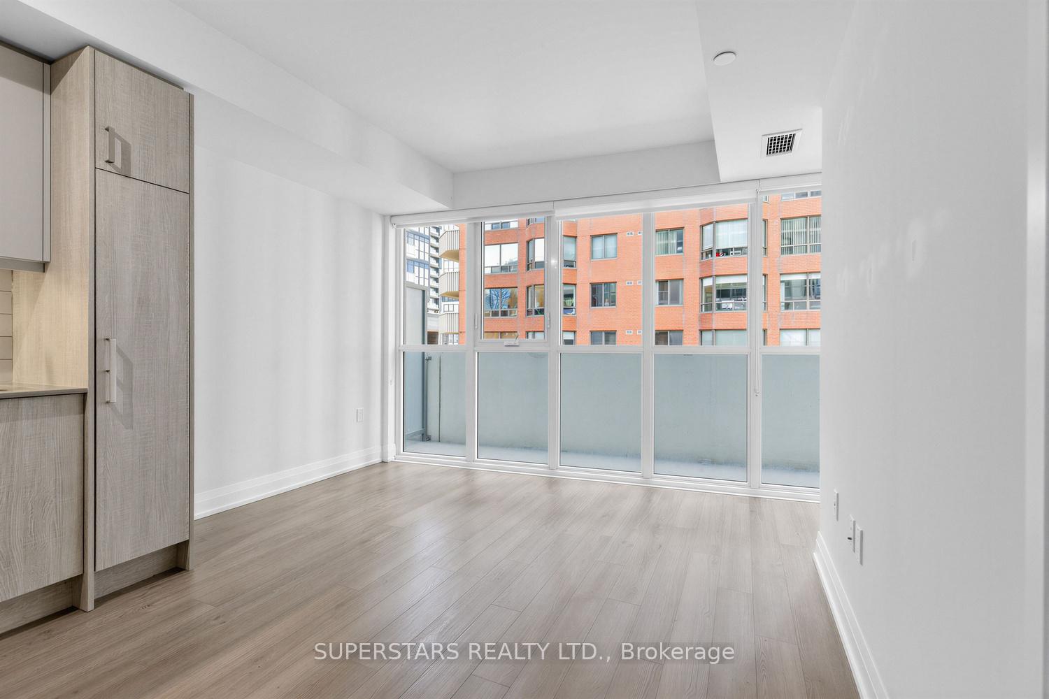 77 Mutual Street  #611