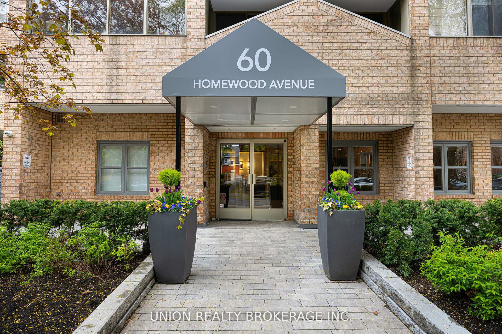 60 Homewood Avenue  #208