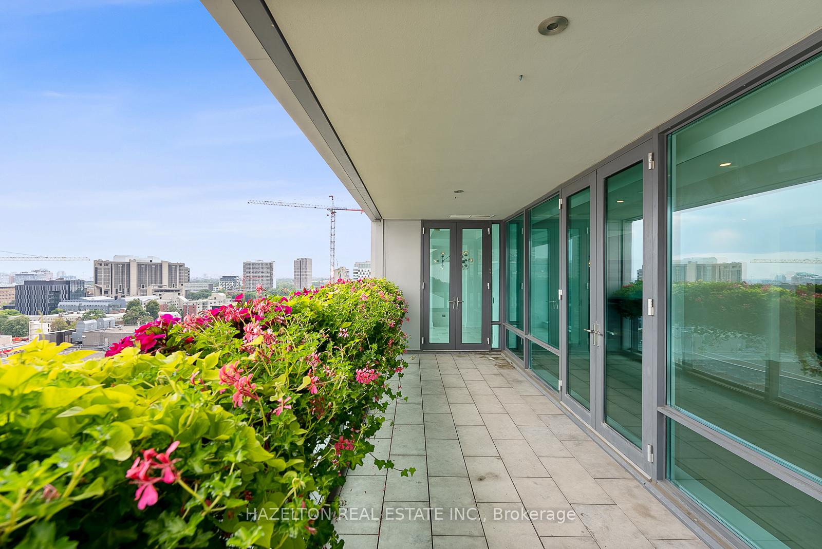 206 Bloor Street W #1402