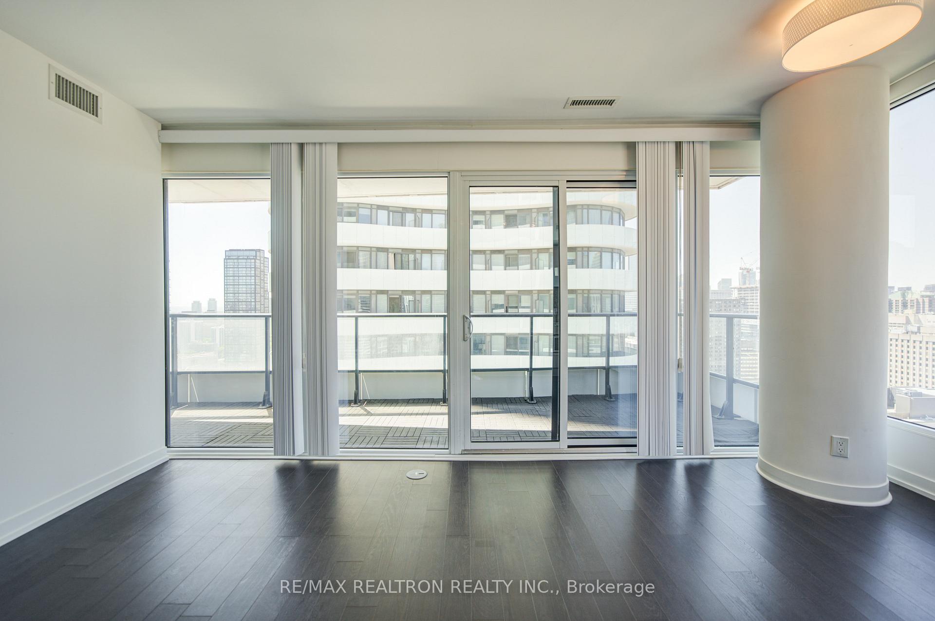 85 Wood Street  #3303