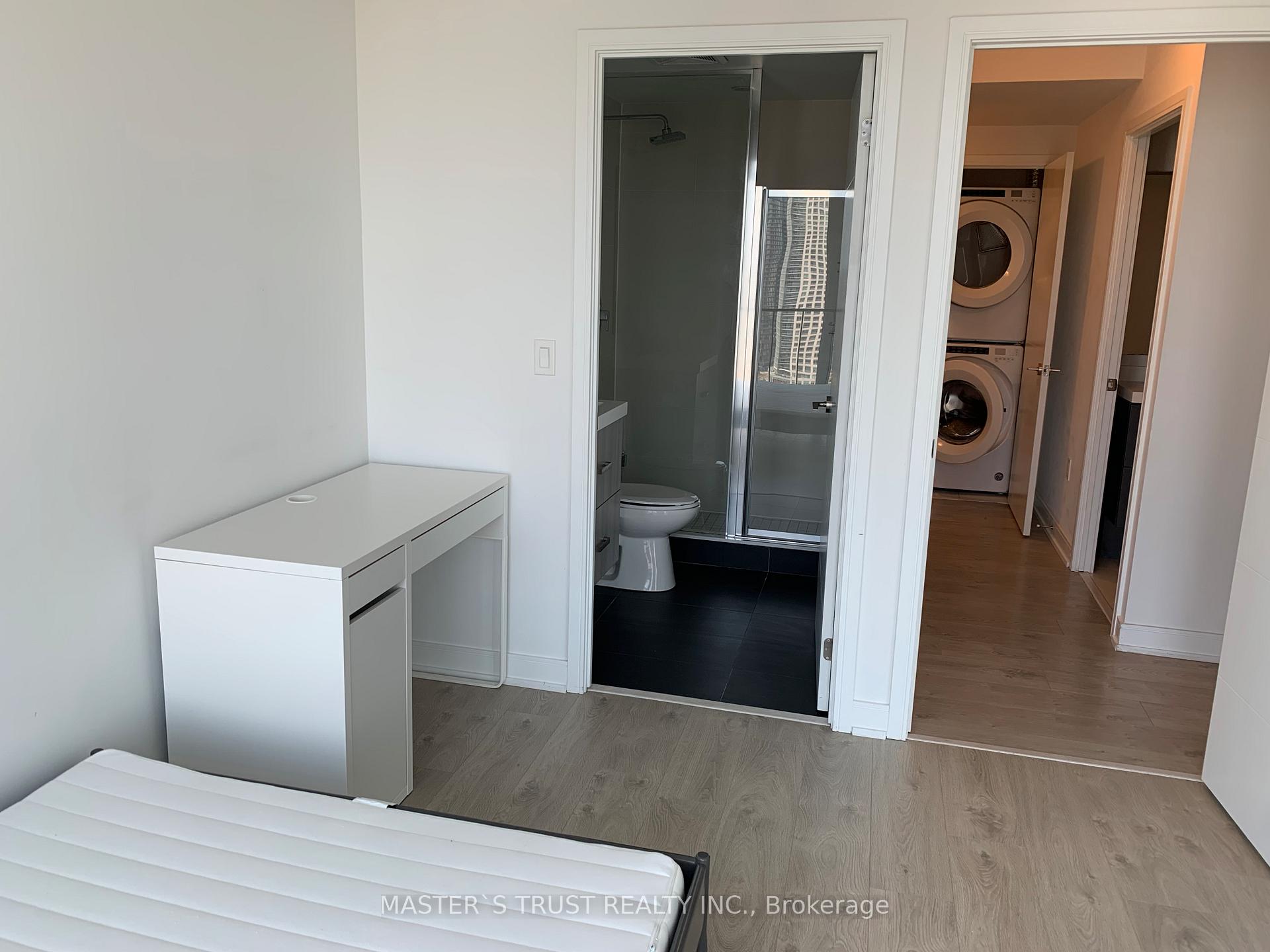 50 Wellesley East Street  #2704