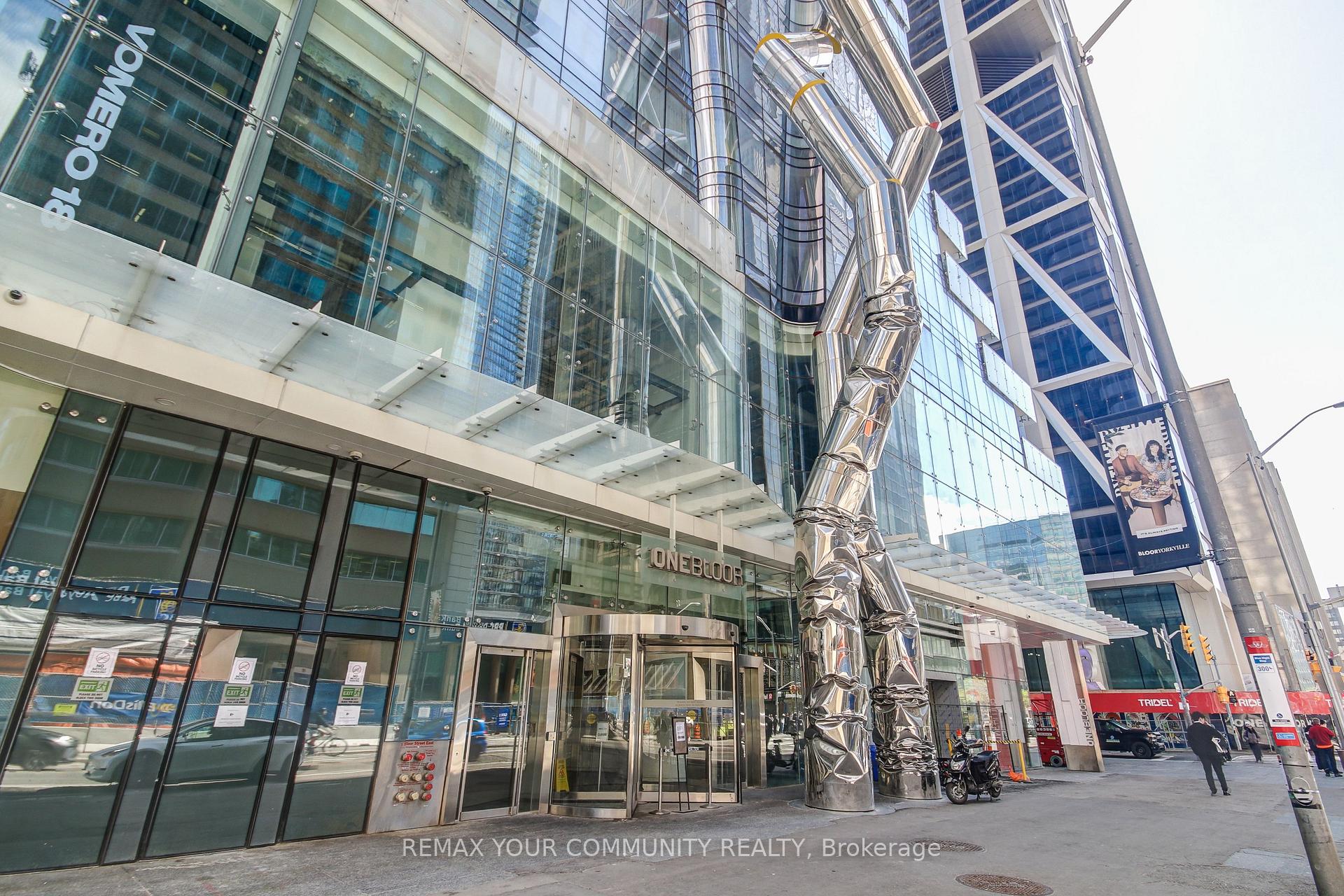 1 Bloor Street E #2504