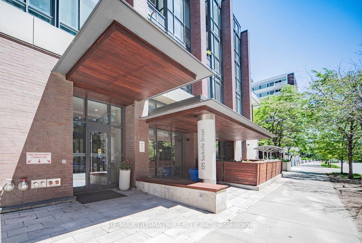 225 Sackville Street  #901