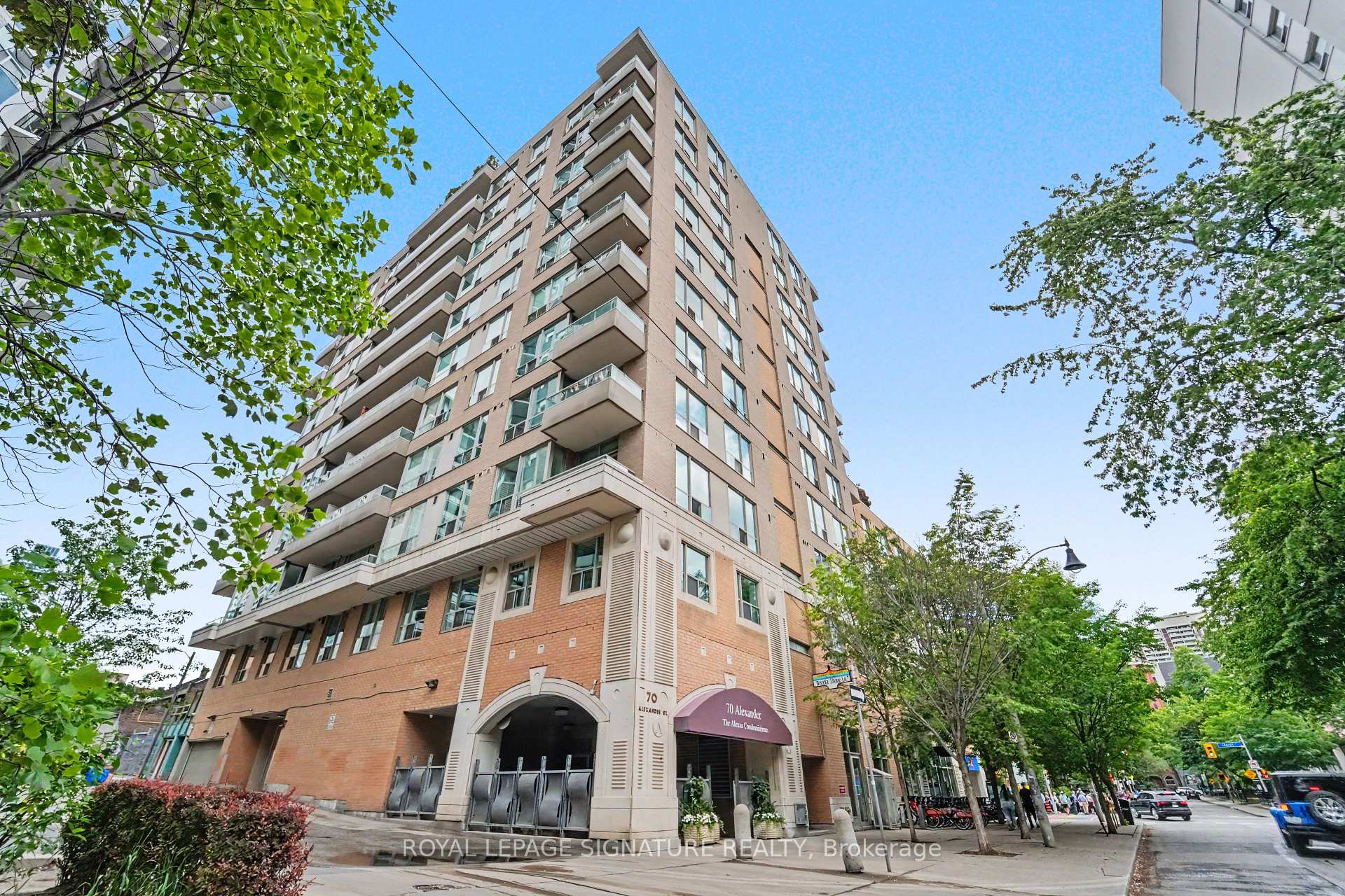 70 Alexander Street  #406