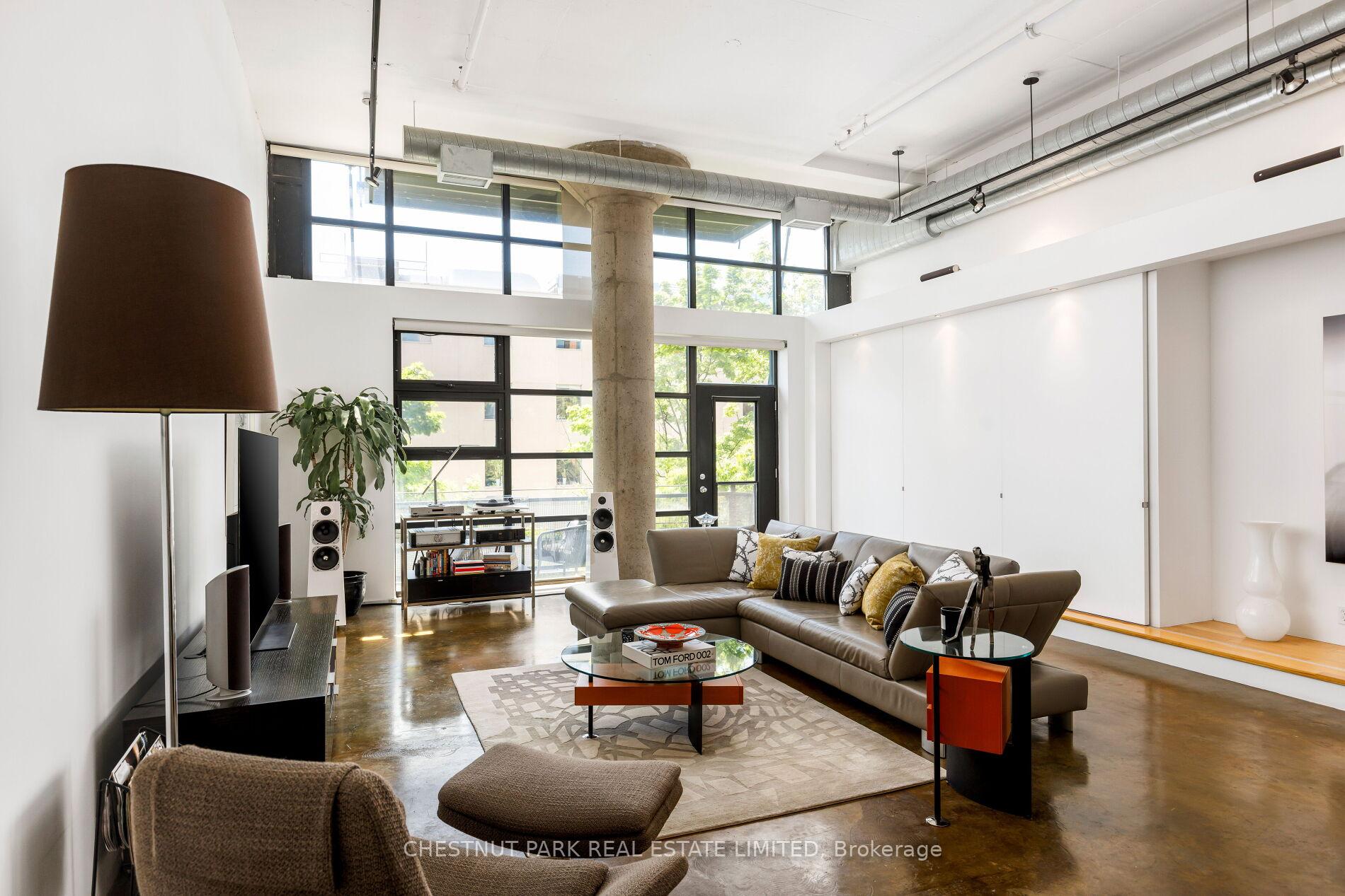 90 Sumach Street W #306