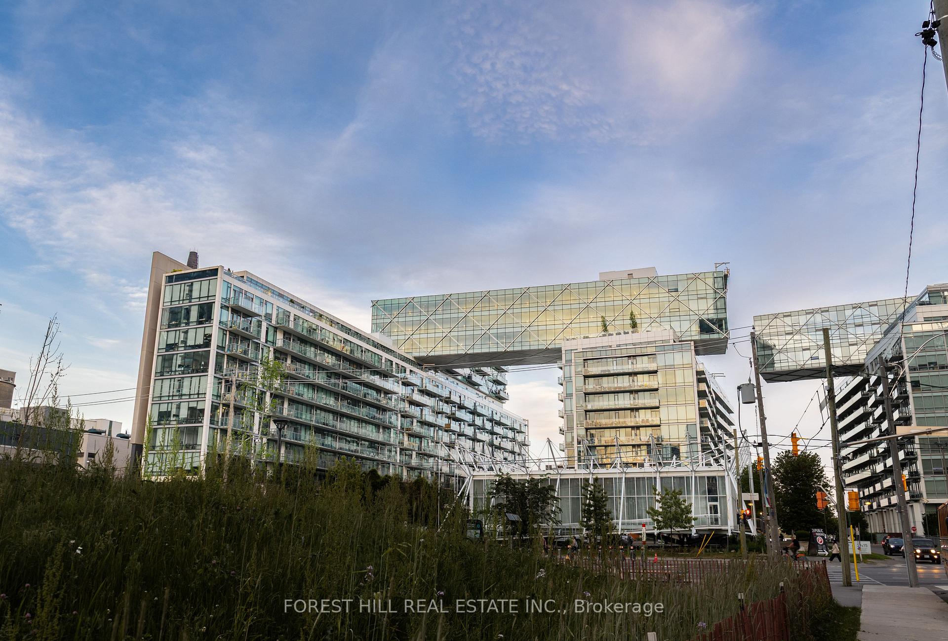39 Queens Quay E #313