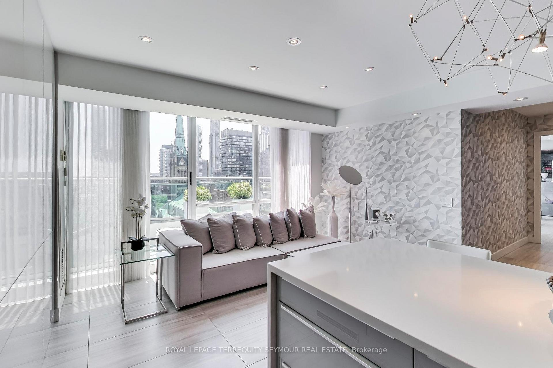 77 Lombard Street  PH3