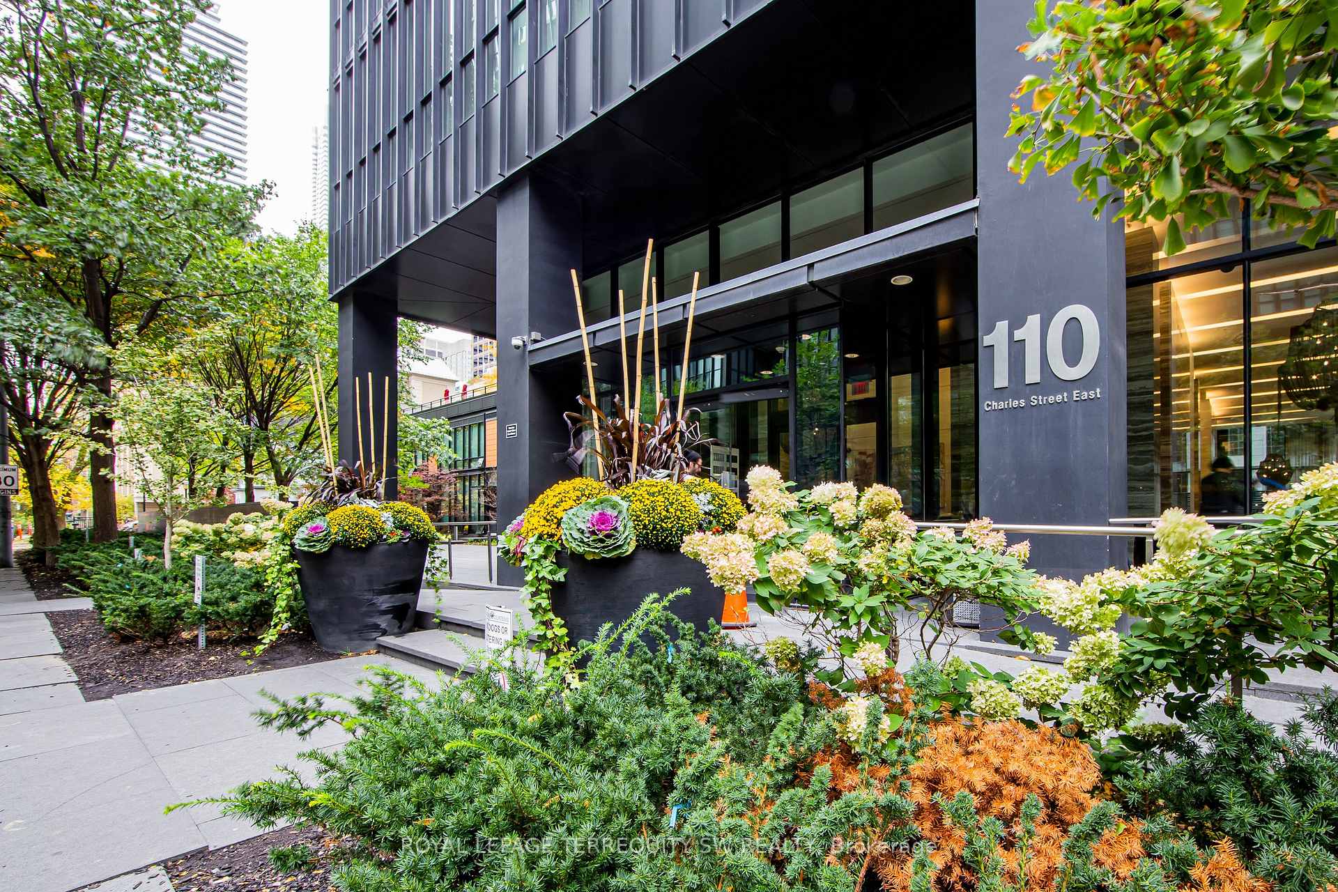 110 Charles Street E #707