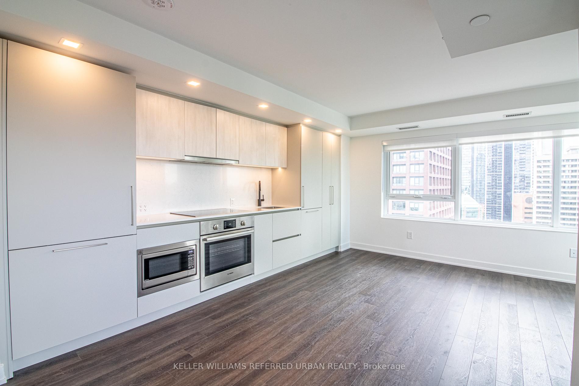 609 Sherbourne Street  #2104