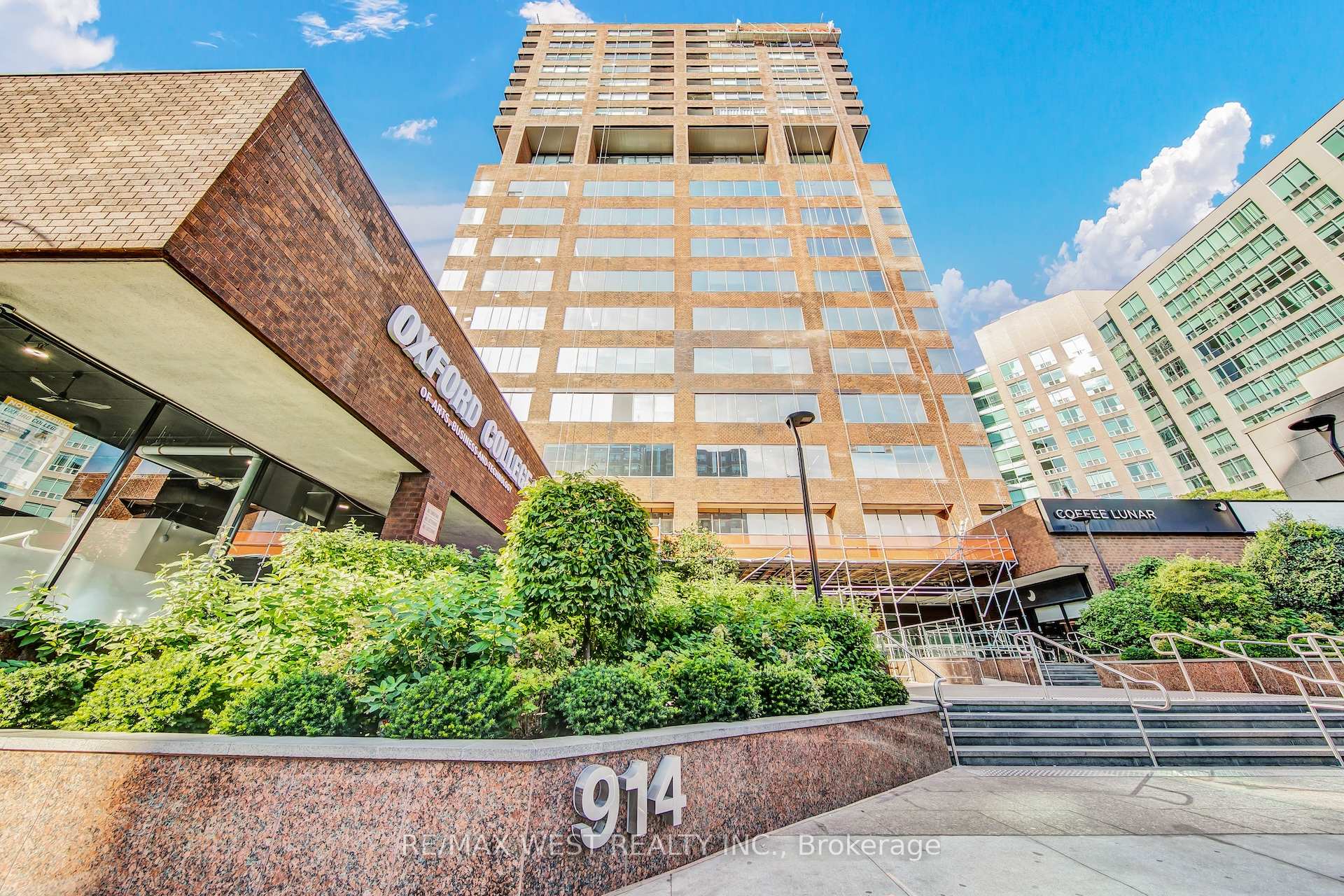 914 Yonge Street  #1202