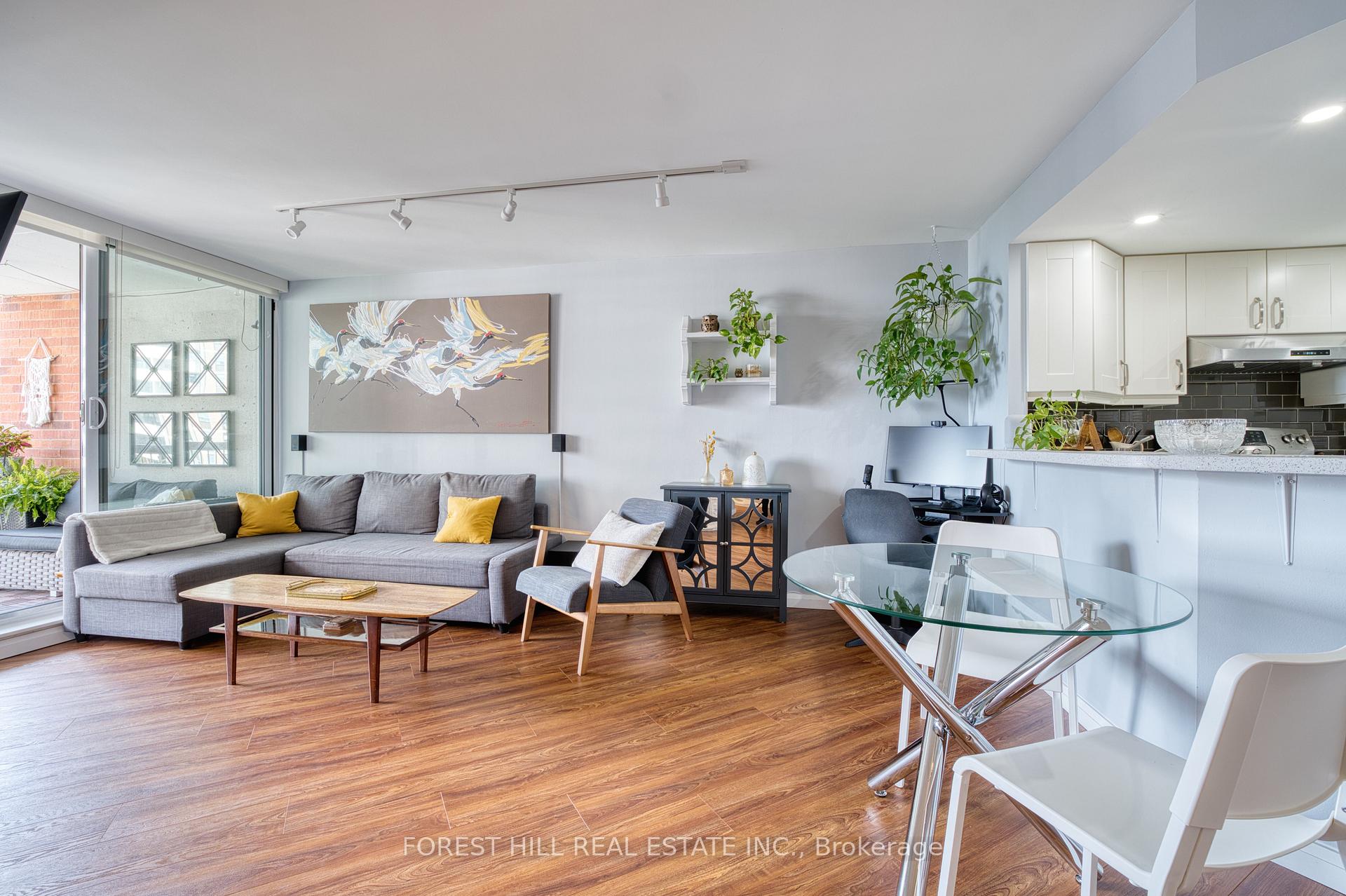 77 Maitland Place  #1904