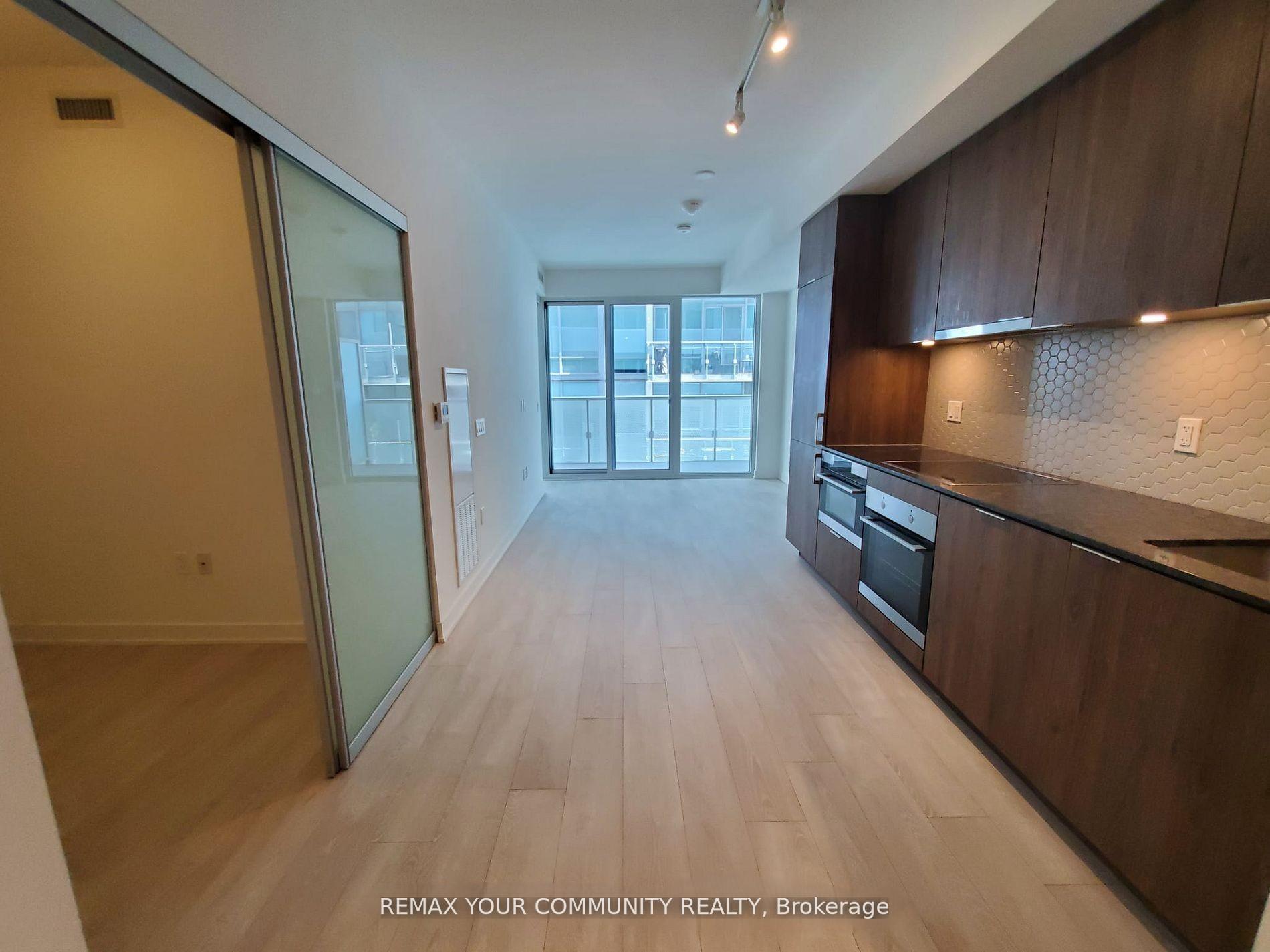15 Queens Quay E #408