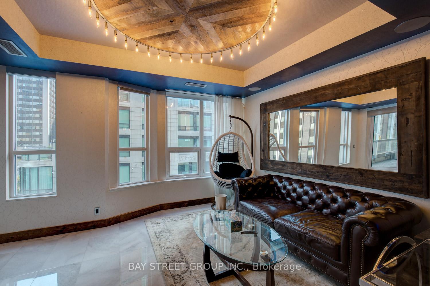 68 Yorkville Avenue  #301
