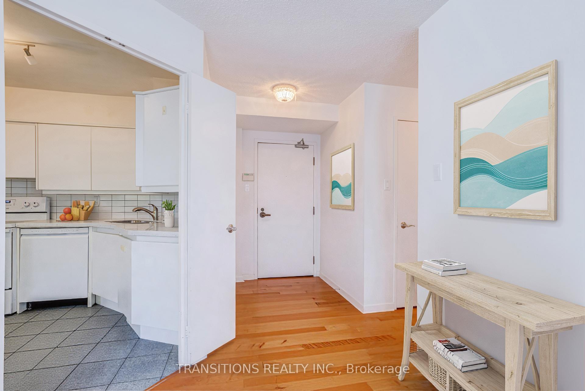 25 Maitland Street  #610