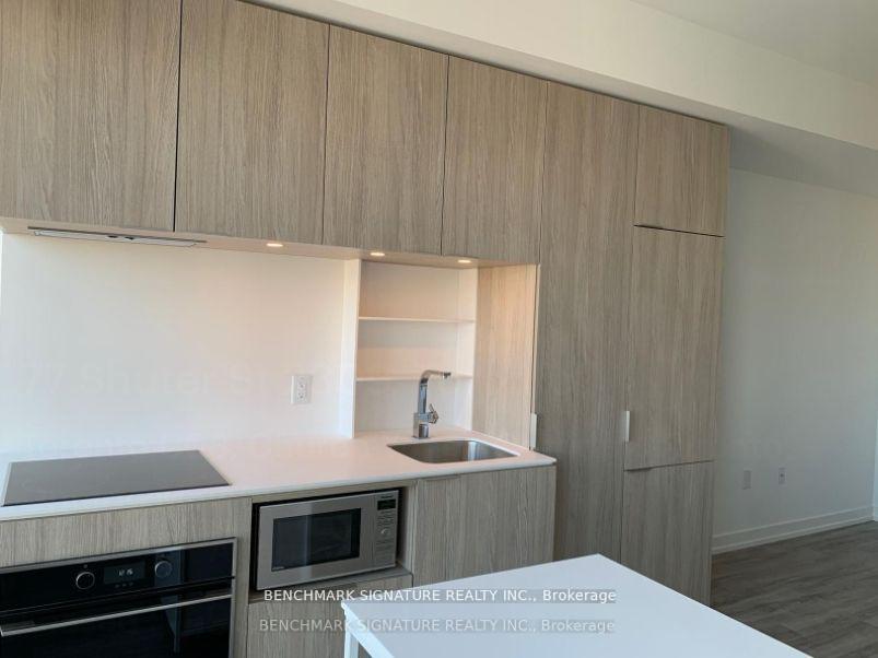 77 Shuter Street  #2309