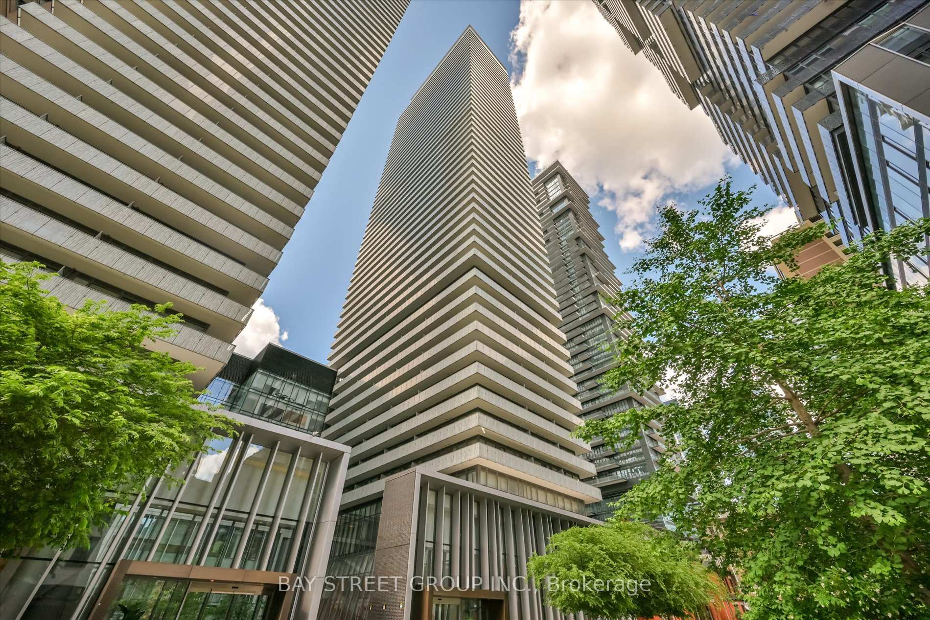 50 Charles Street E LPH4706