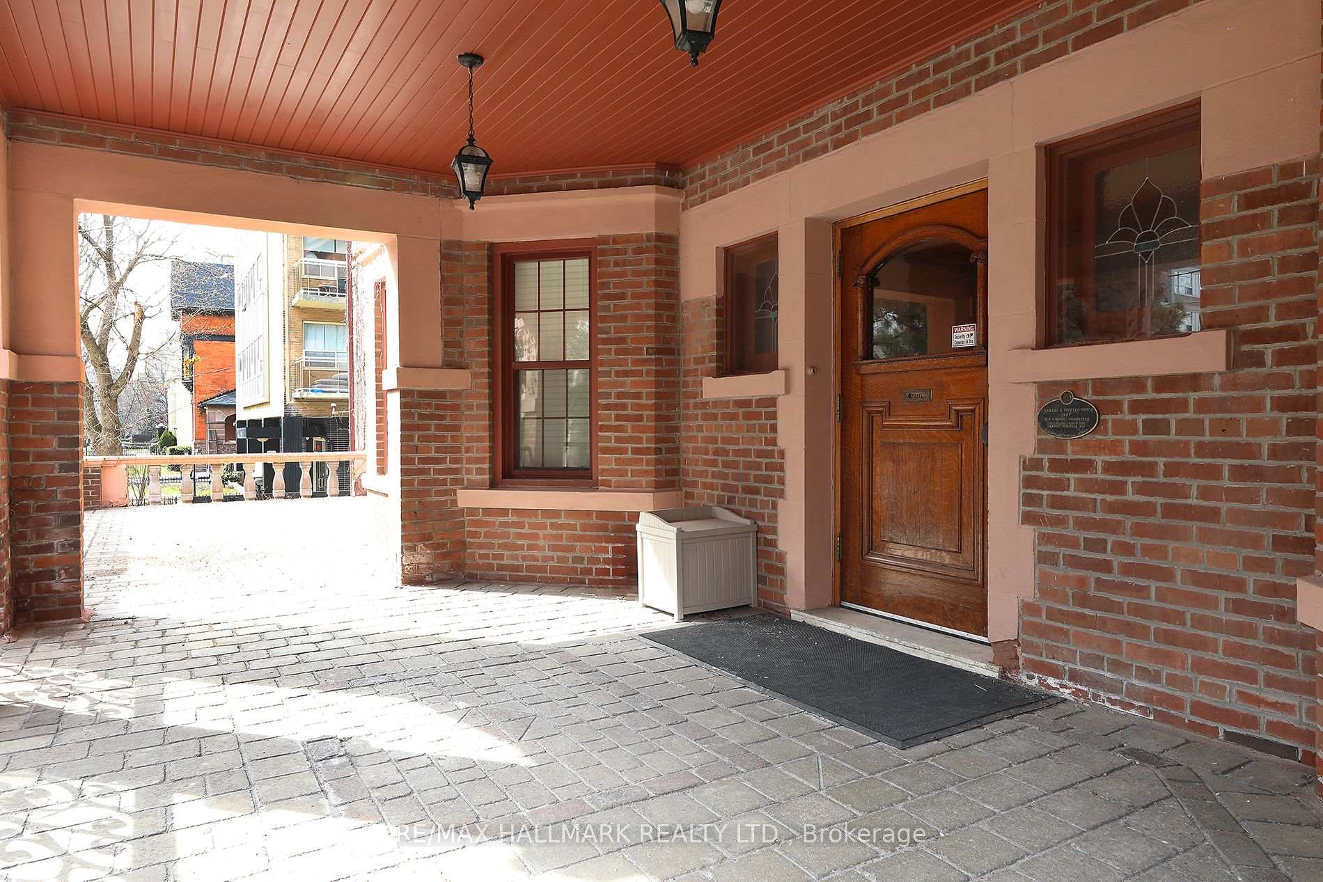 212 St. George Street  #106