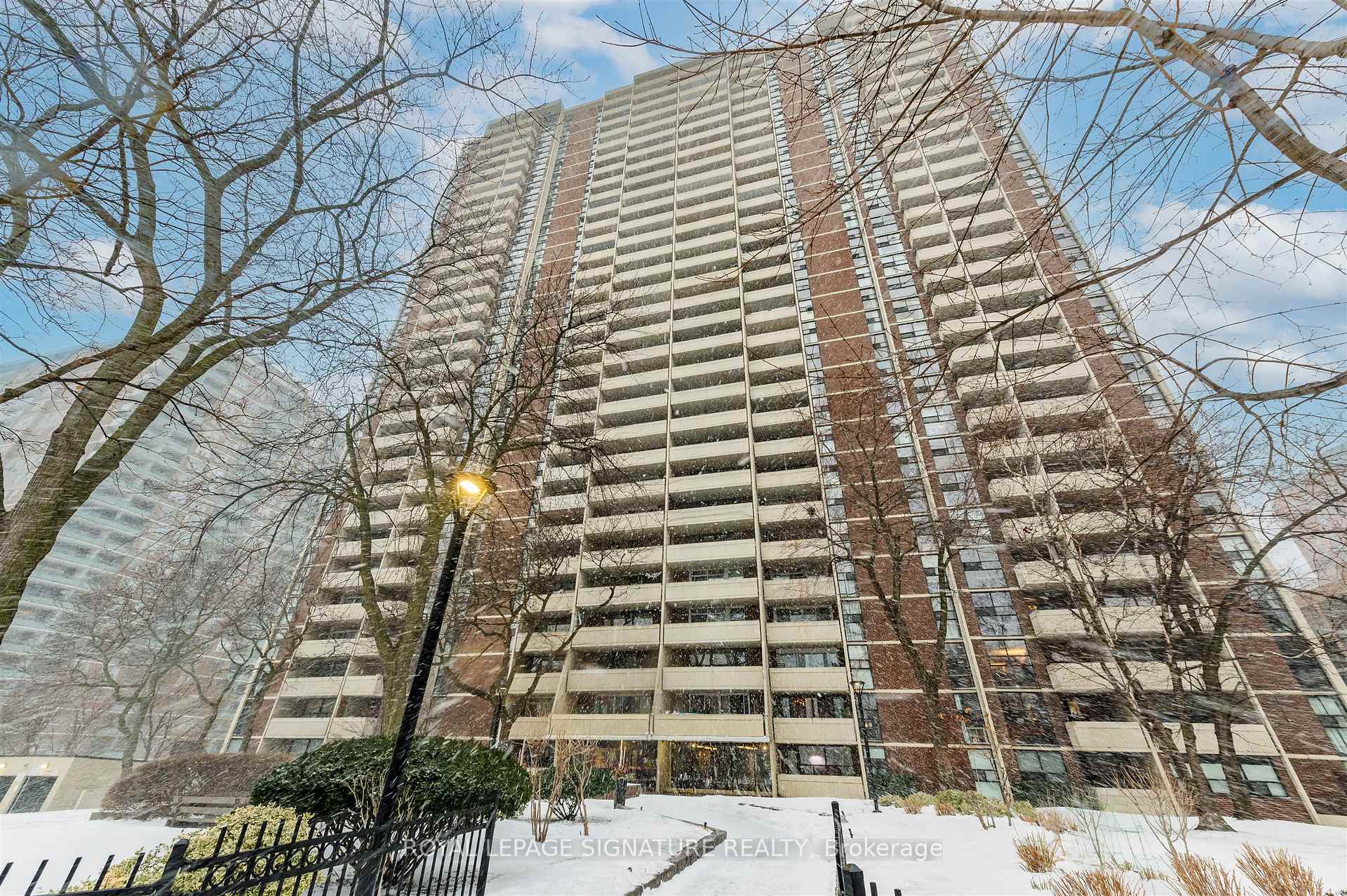 40 Homewood Avenue  #2108