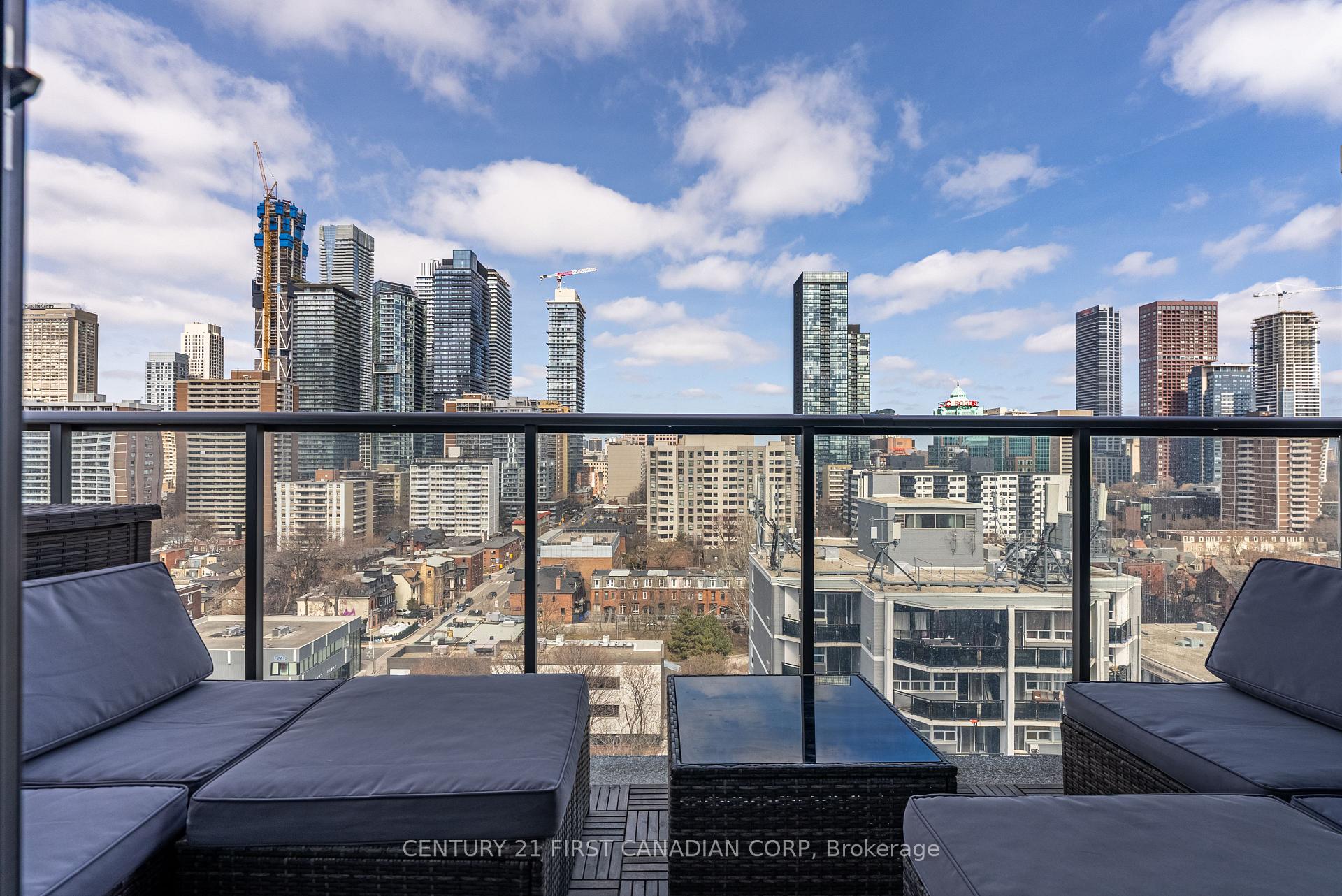 81 Wellesley Street E #1405