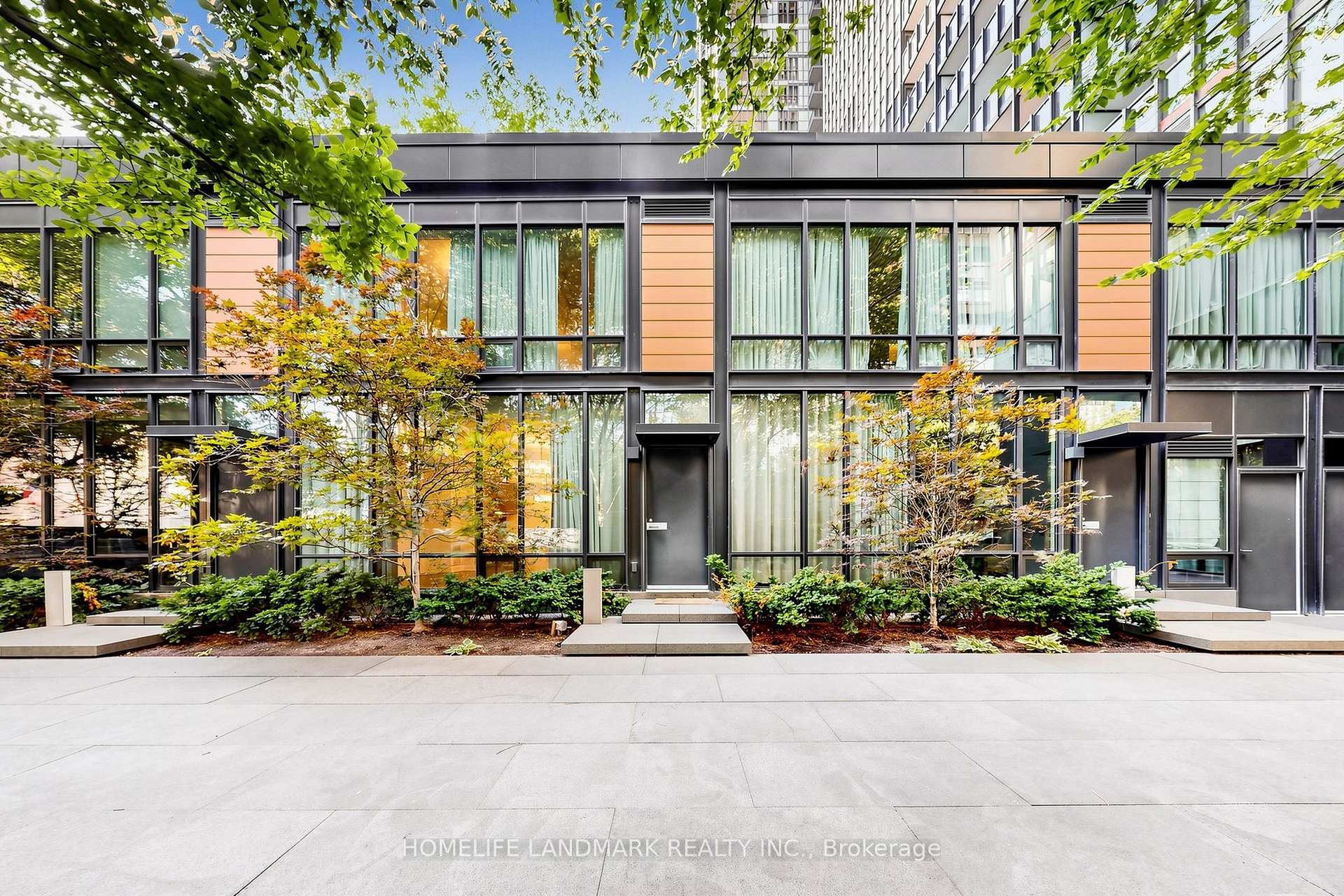 110 Charles Street E Th03