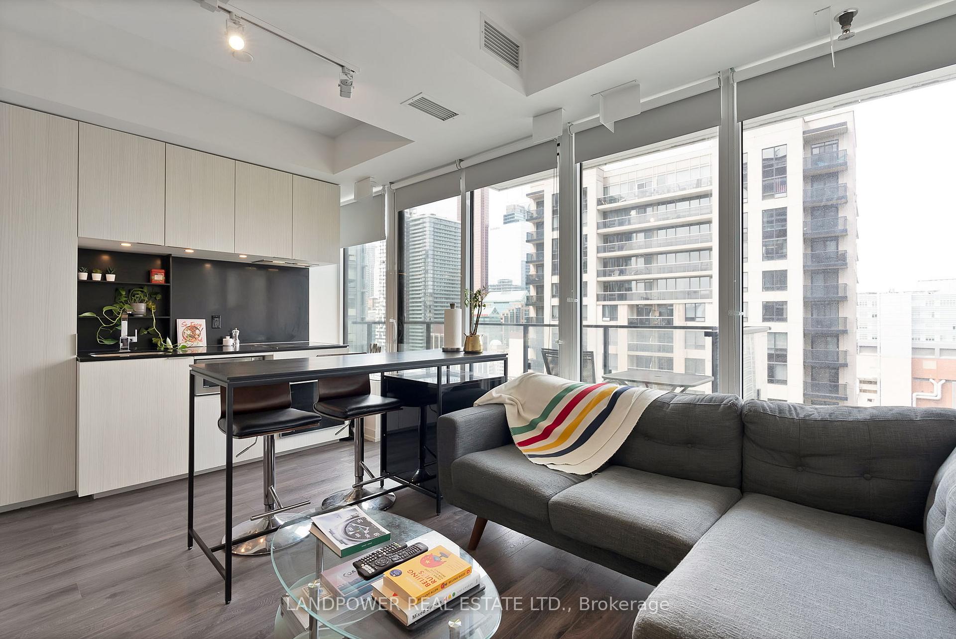 77 Shuter Street  #2501