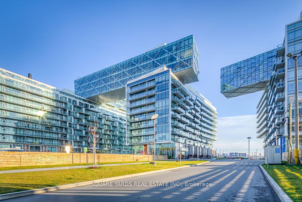 39 Queens Quay E #302