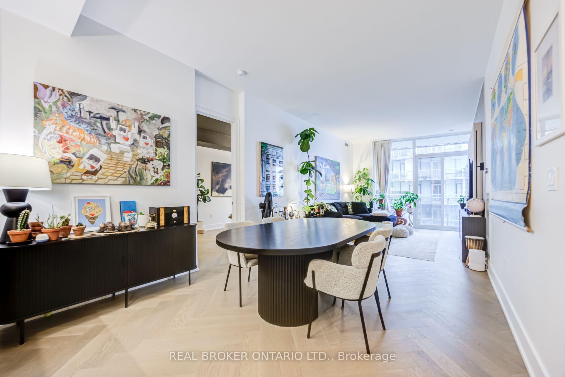 29 Queens Quay E #916