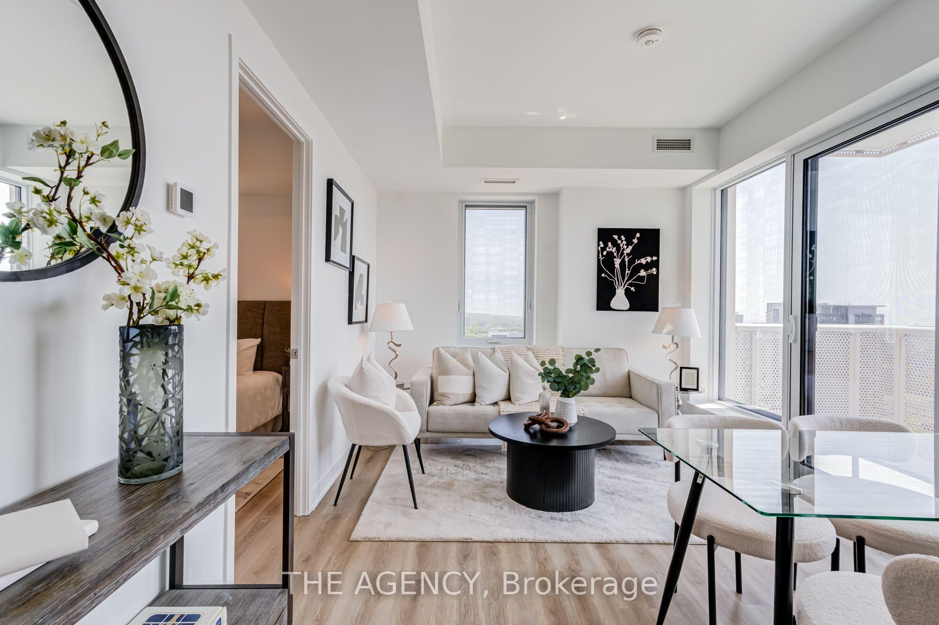 10 Oak Street  #2403