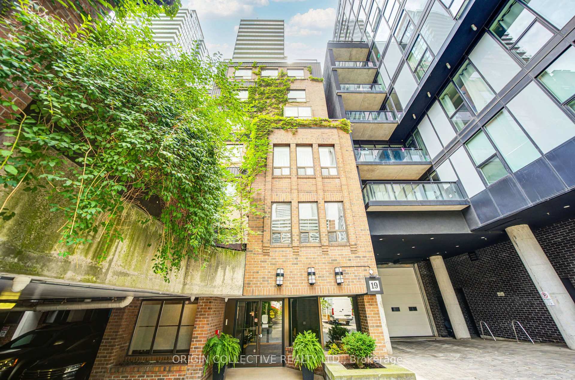 19 Dundonald Street  #305