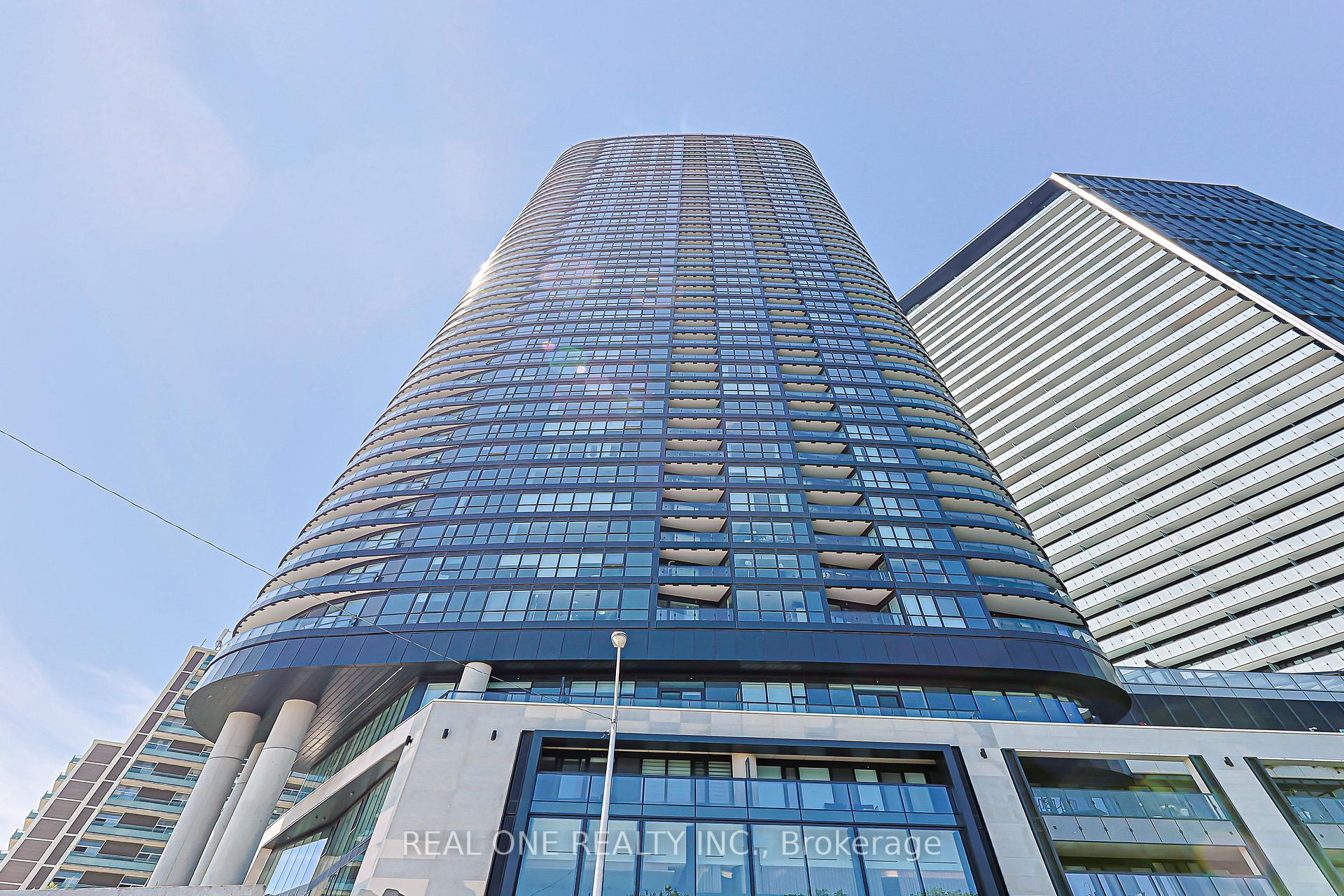 585 Bloor Street E #821