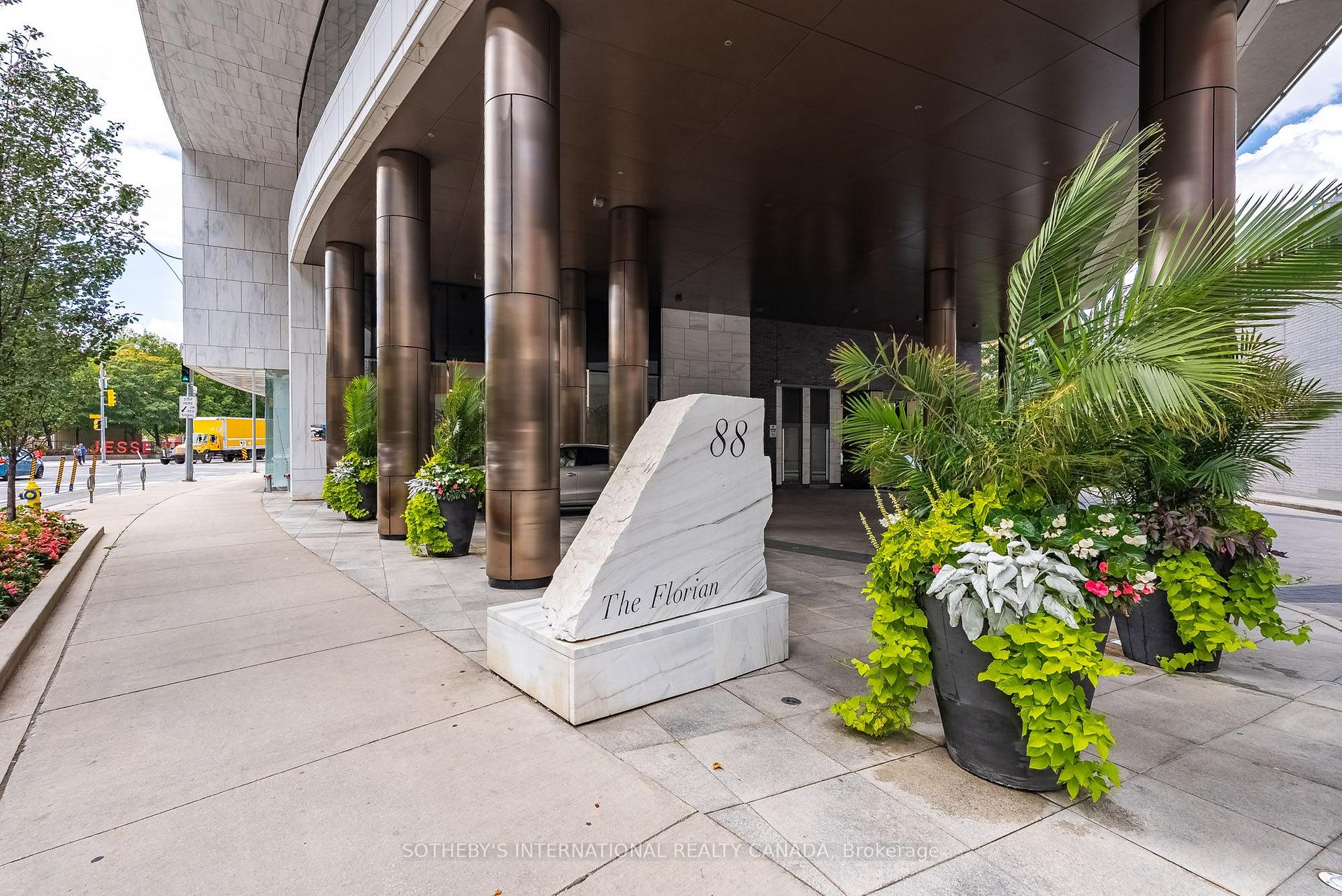 88 Davenport Road  #804
