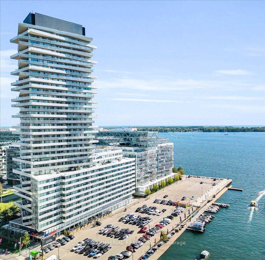 15 Queens Quay E #205