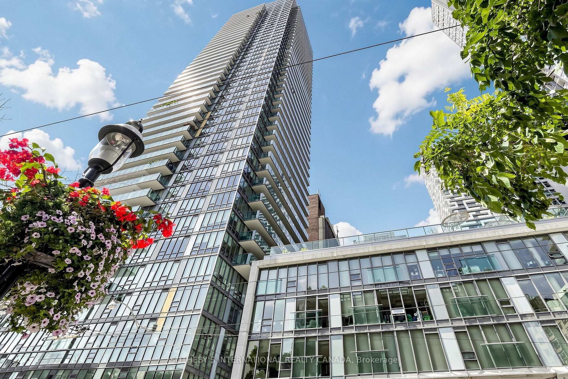33 Lombard Street  #1606