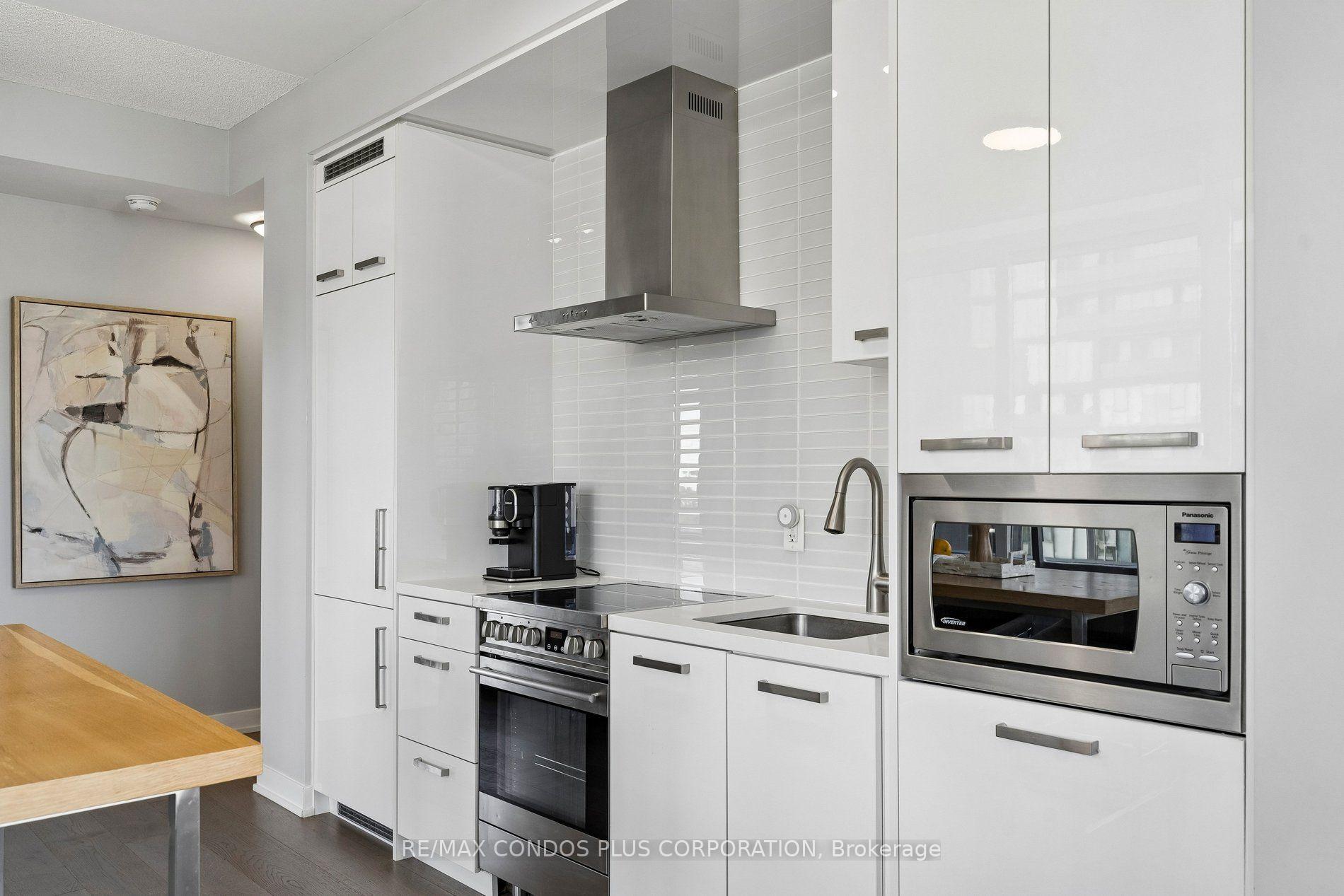 120 Bayview Avenue  N405
