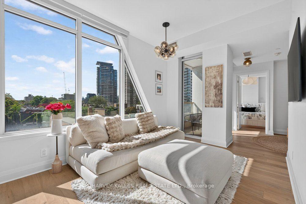 151 Avenue Road  #510