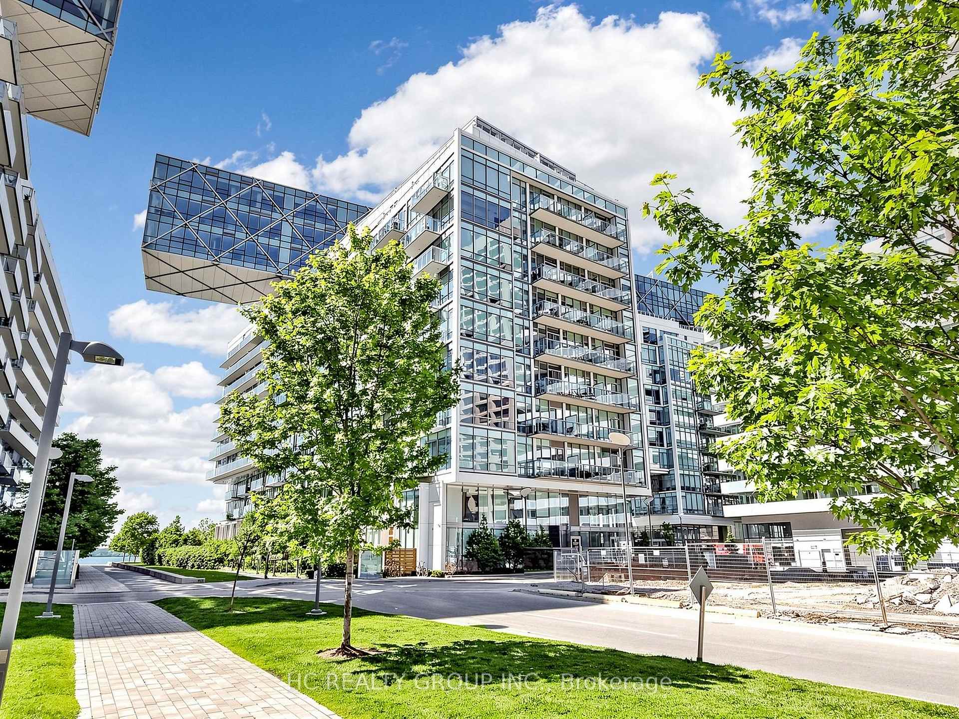 29 Queens Quay E #602