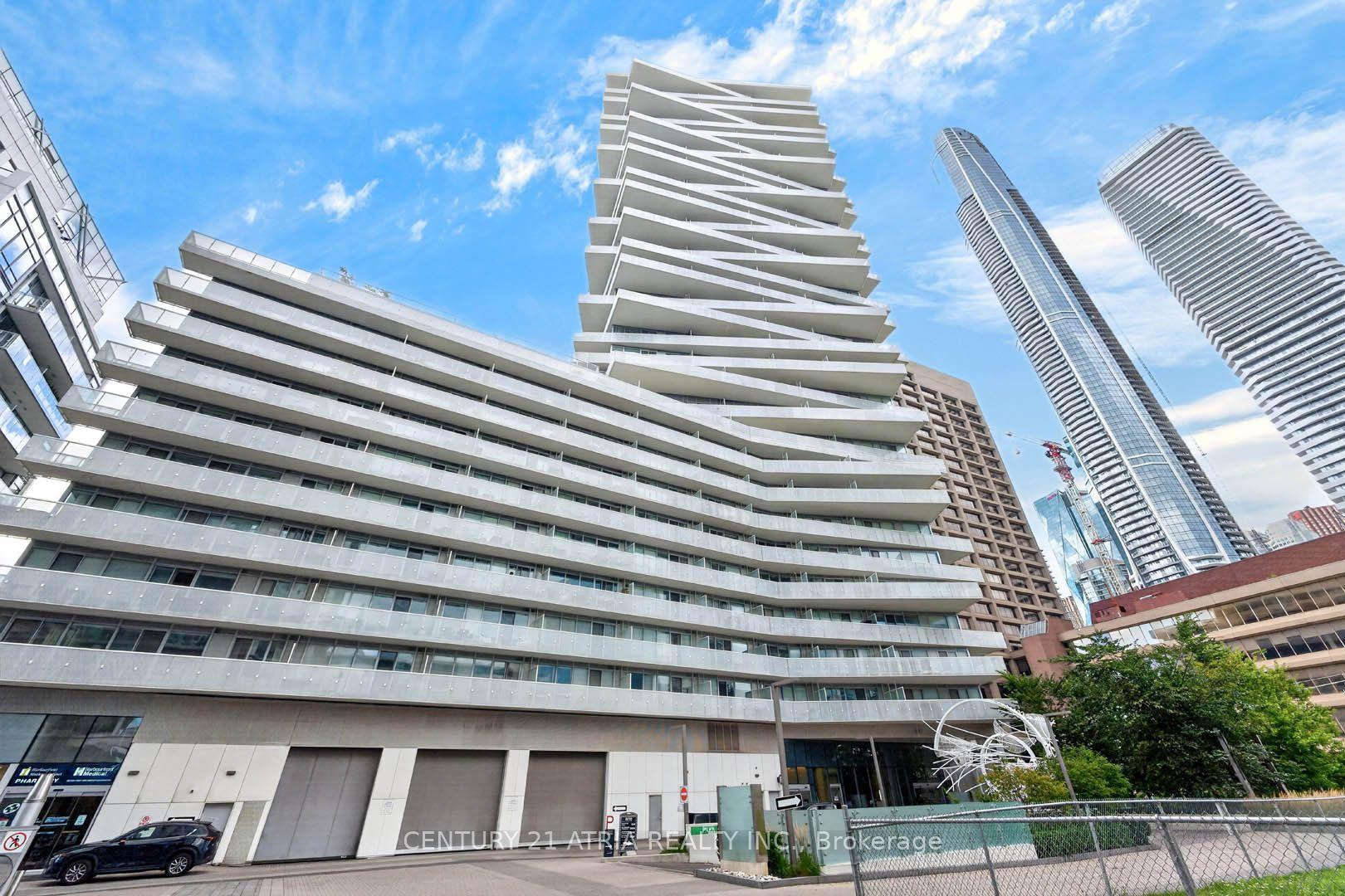 15 Queens Quay E #1108
