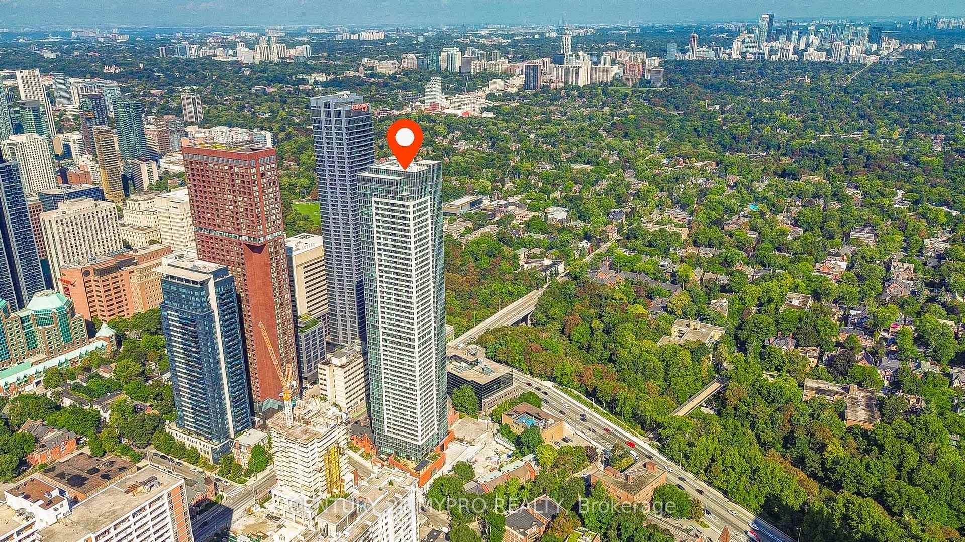 609 Sherbourne Street  #2809